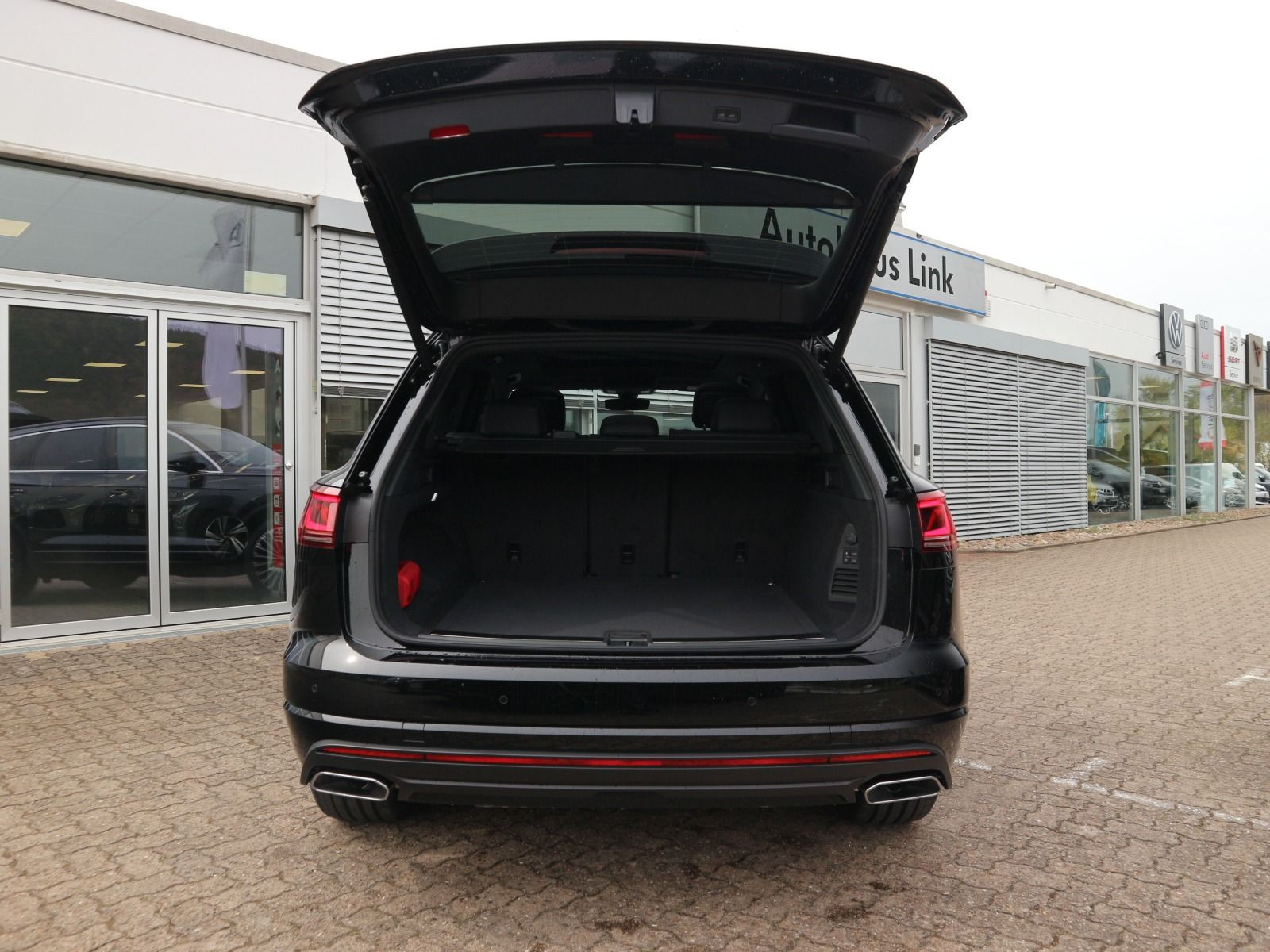 Fahrzeugabbildung Volkswagen Touareg Elegance V6 TDI 4M FINAL EDITION PANO AHK LUFT