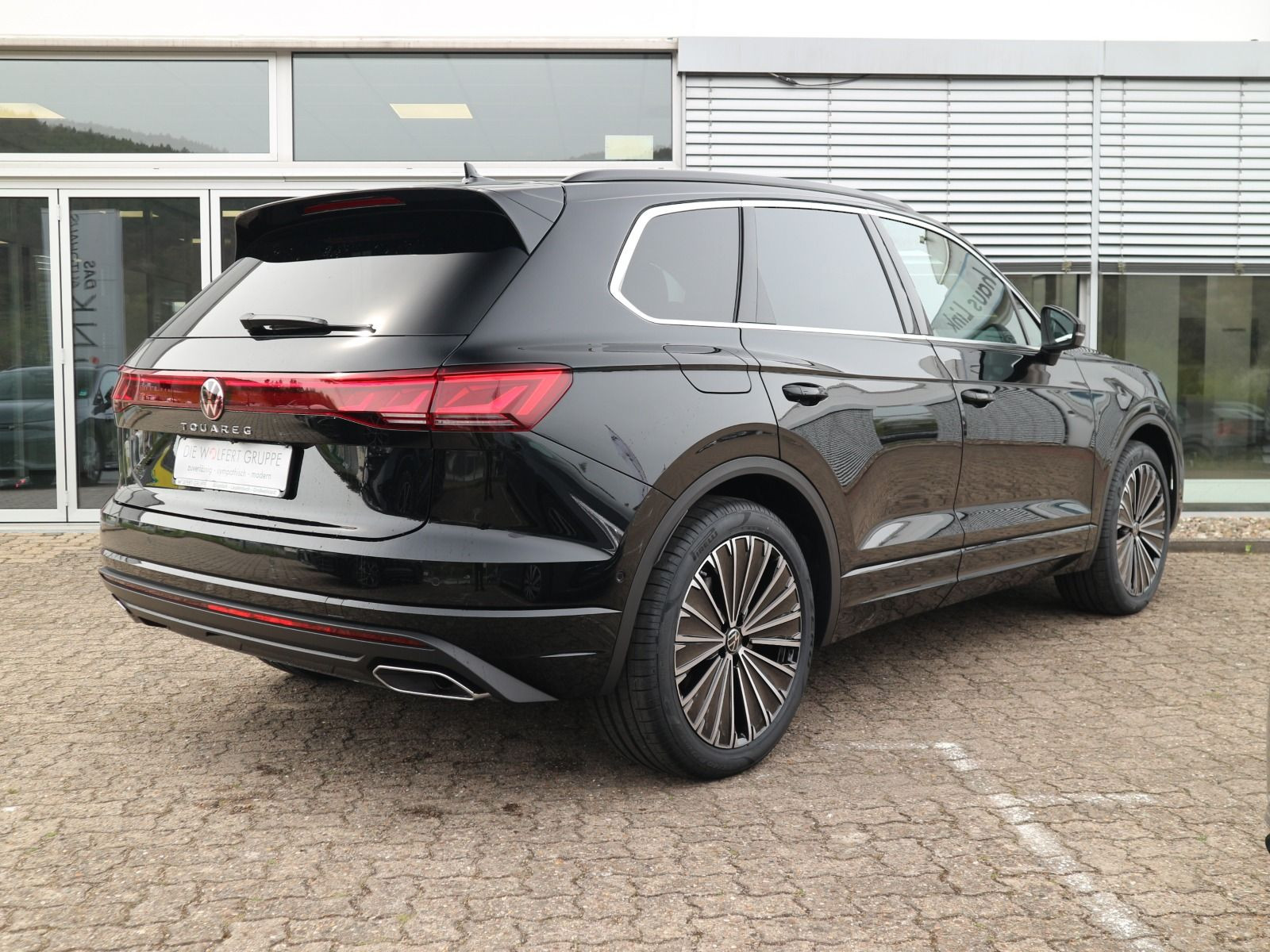 Fahrzeugabbildung Volkswagen Touareg Elegance V6 TDI 4M FINAL EDITION PANO AHK LUFT
