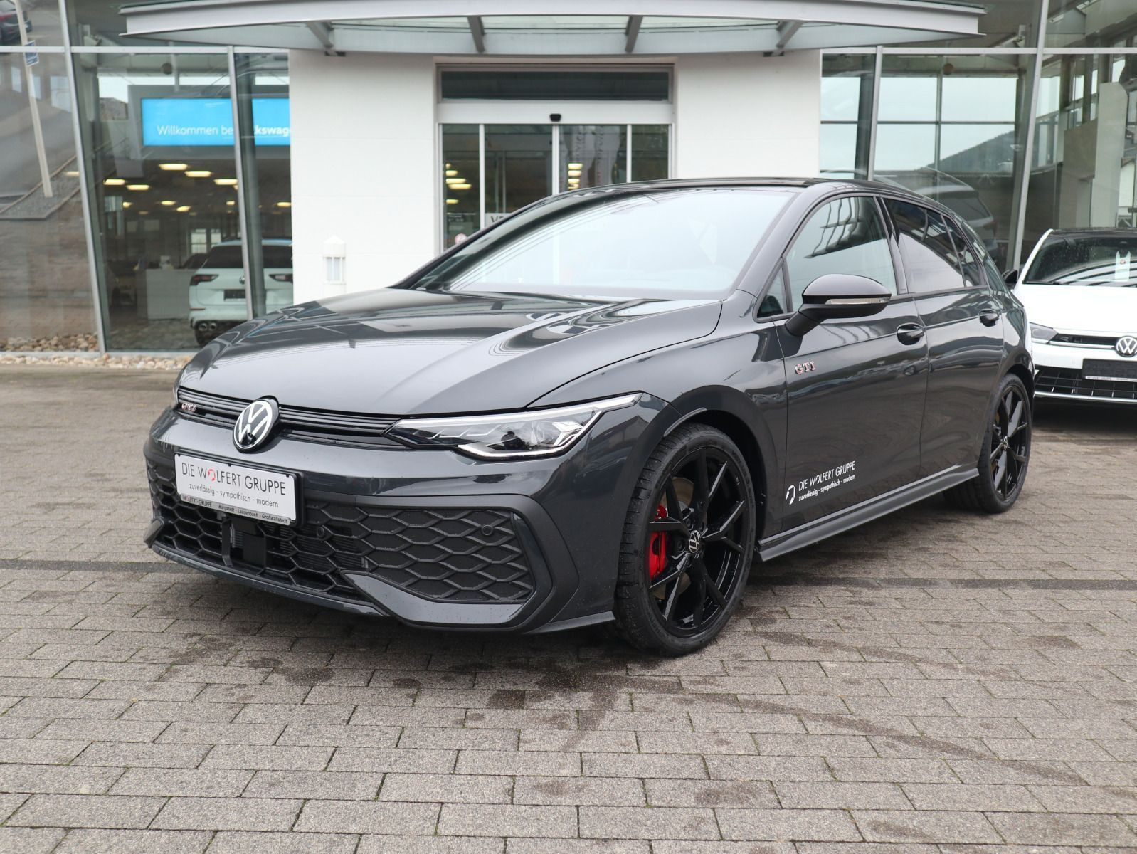 Fahrzeugabbildung Volkswagen Golf GTI 2,0 TSI OPF (265 PS) DSG *AHK*STANDHZG*BLACKSTYLE