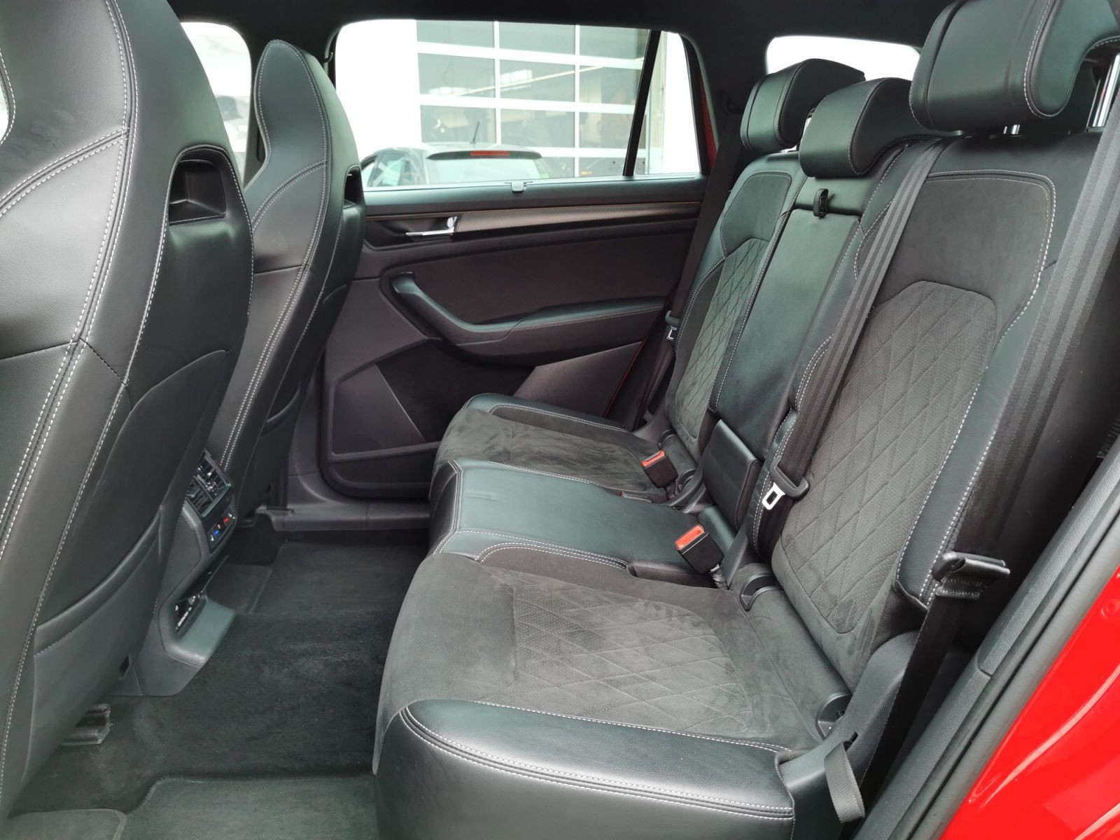 Fahrzeugabbildung SKODA Kodiaq 2.0 TDI Sportline 4x4 147 kW +PANO+AHK