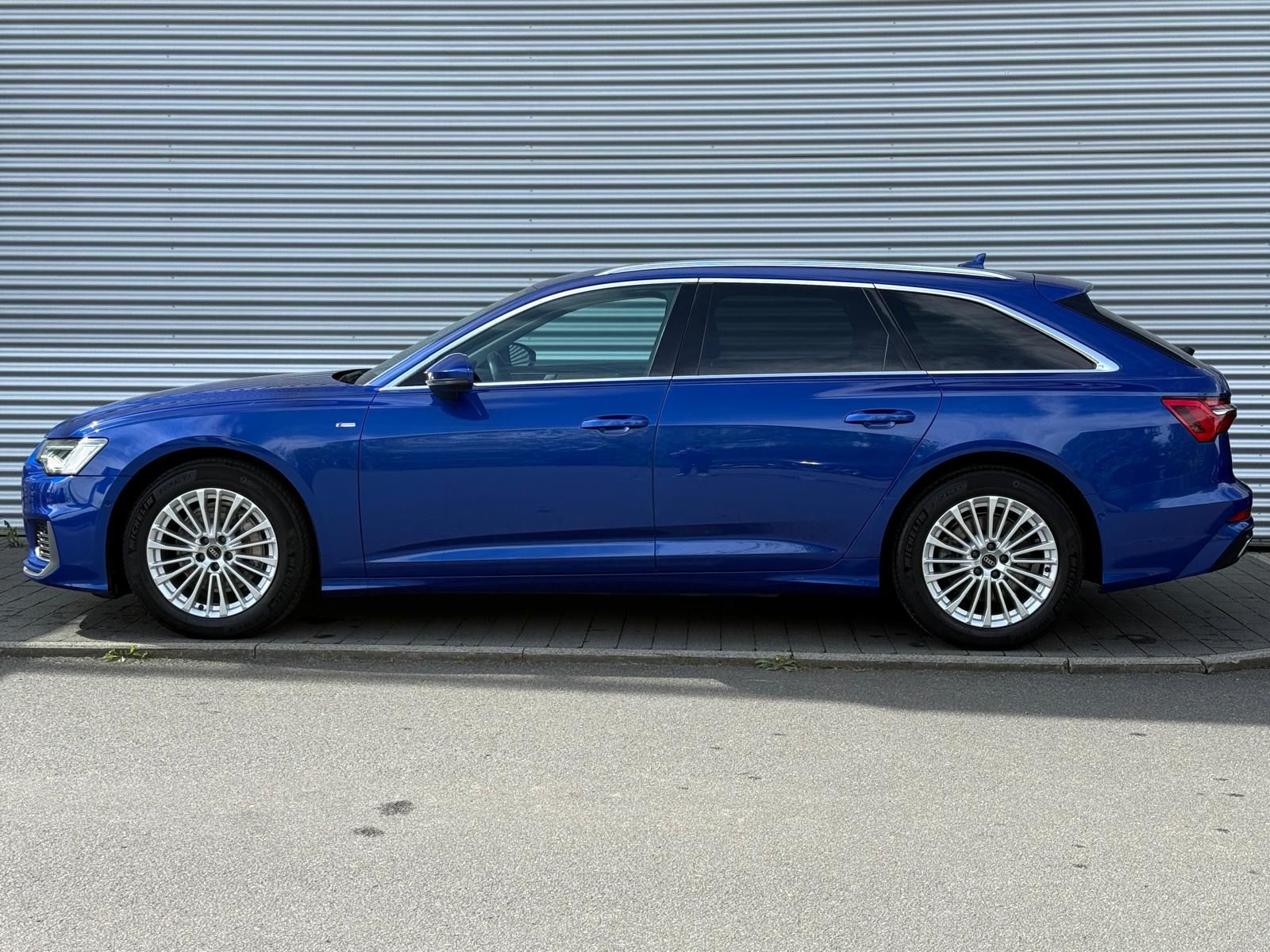 Fahrzeugabbildung Audi A6 Avant S LINE 45 TFSI QUATTRO+WINTERRÄDER+AHK+