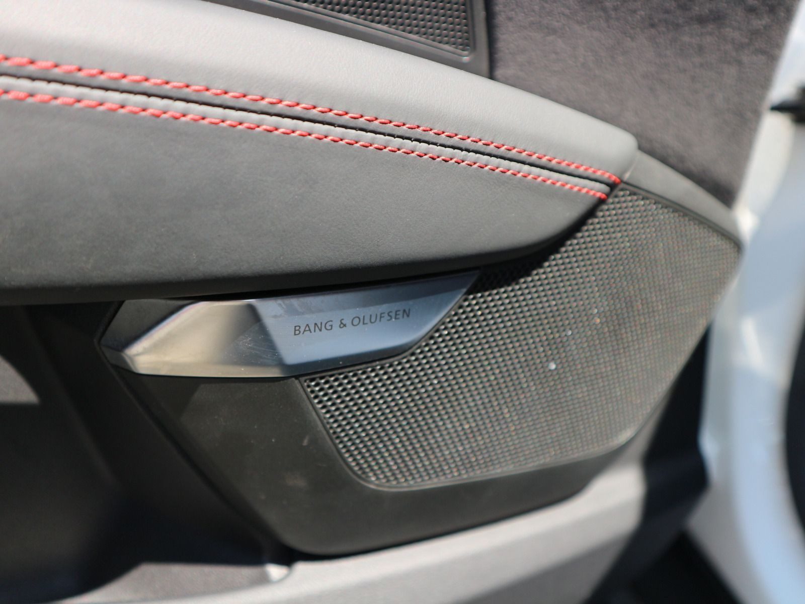 Fahrzeugabbildung Audi RS e-tron GT quattro SITZBELÜFTUNG*ALLRADLENKUNG