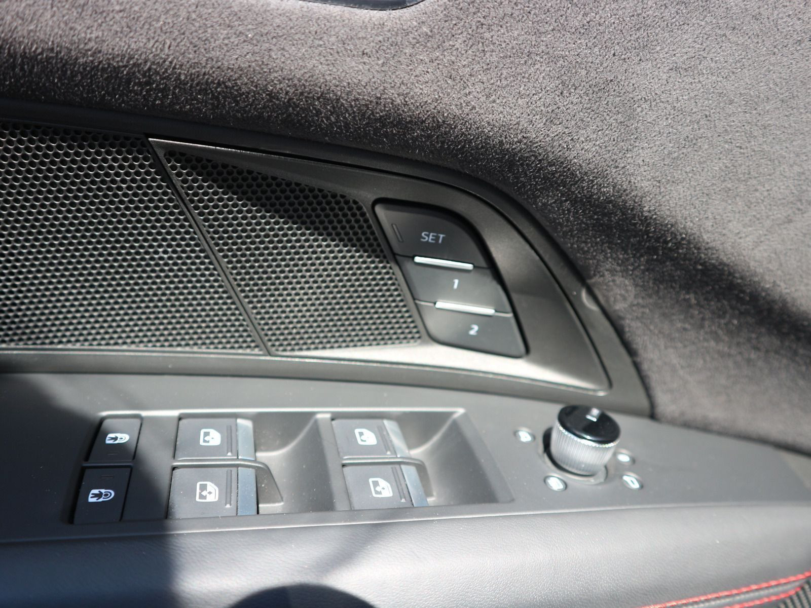 Fahrzeugabbildung Audi RS e-tron GT quattro SITZBELÜFTUNG*ALLRADLENKUNG