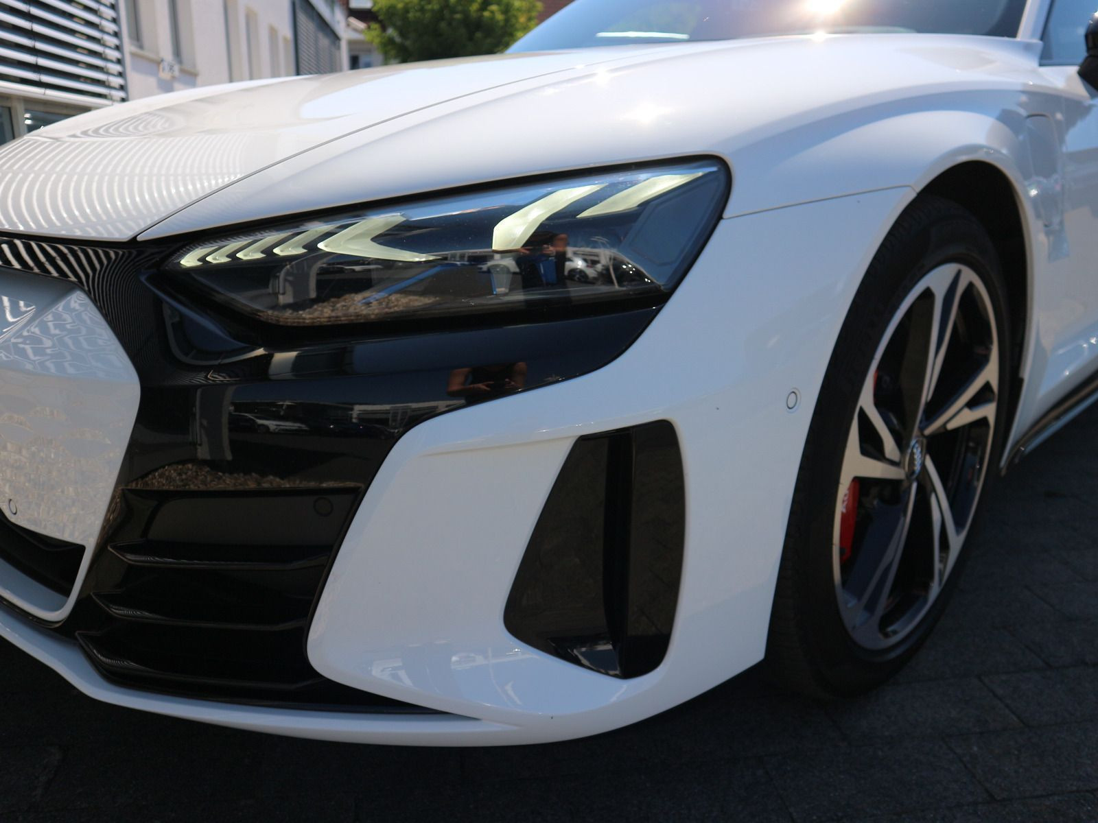 Fahrzeugabbildung Audi RS e-tron GT quattro SITZBELÜFTUNG*ALLRADLENKUNG