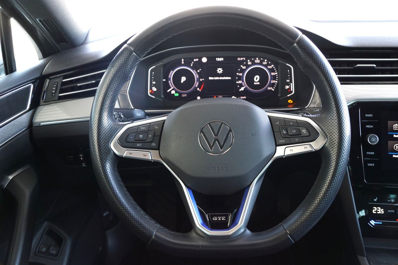 Fahrzeugabbildung Volkswagen Passat Variant GTE 1.4 TSI DSG ACC STDHZ AHK RFK MATRIX
