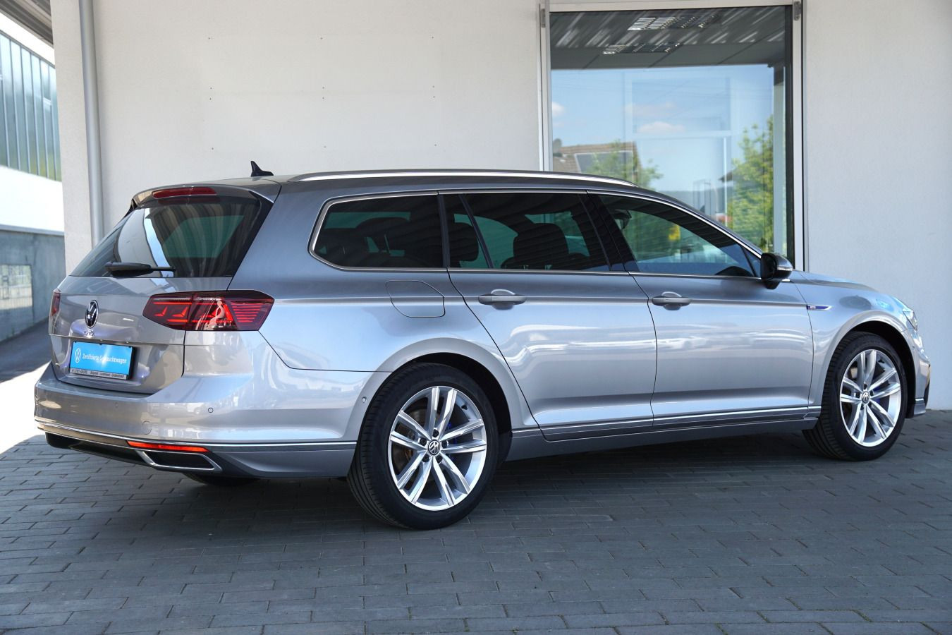 Fahrzeugabbildung Volkswagen Passat Variant GTE 1.4 TSI DSG ACC STDHZ AHK RFK MATRIX