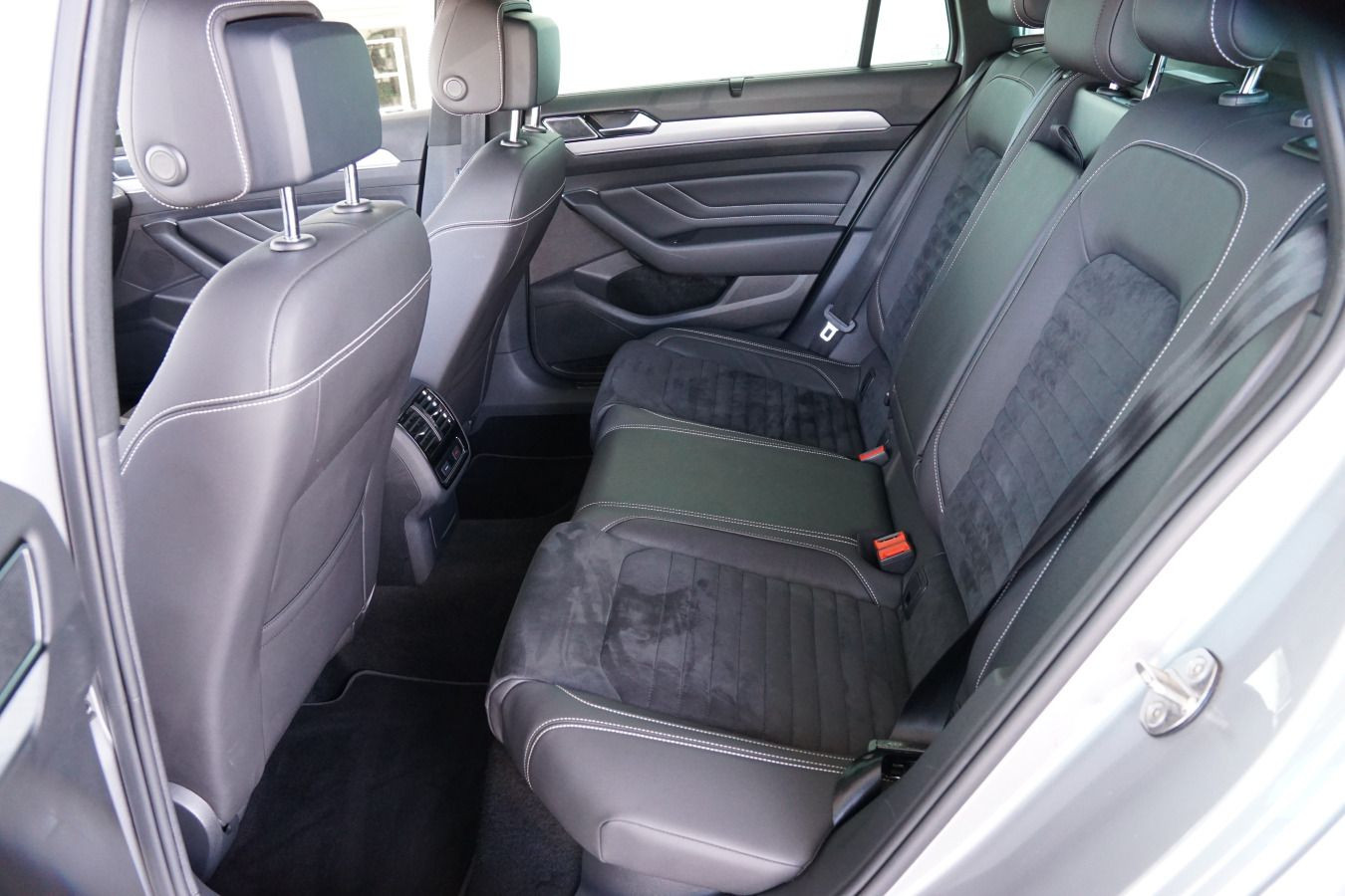 Fahrzeugabbildung Volkswagen Passat Variant GTE 1.4 TSI DSG ACC STDHZ AHK RFK MATRIX