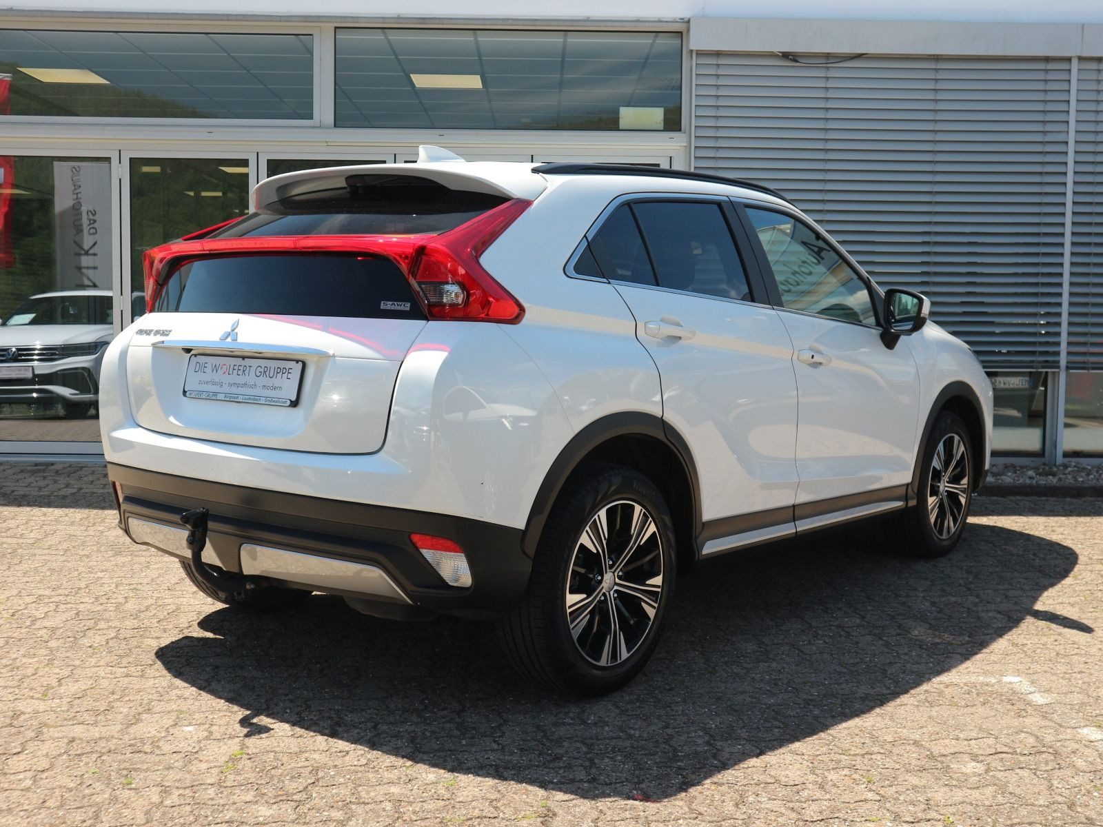 Fahrzeugabbildung Mitsubishi Eclipse Cross 2.2 DI-D 4WD Active+ 360° LED AHK
