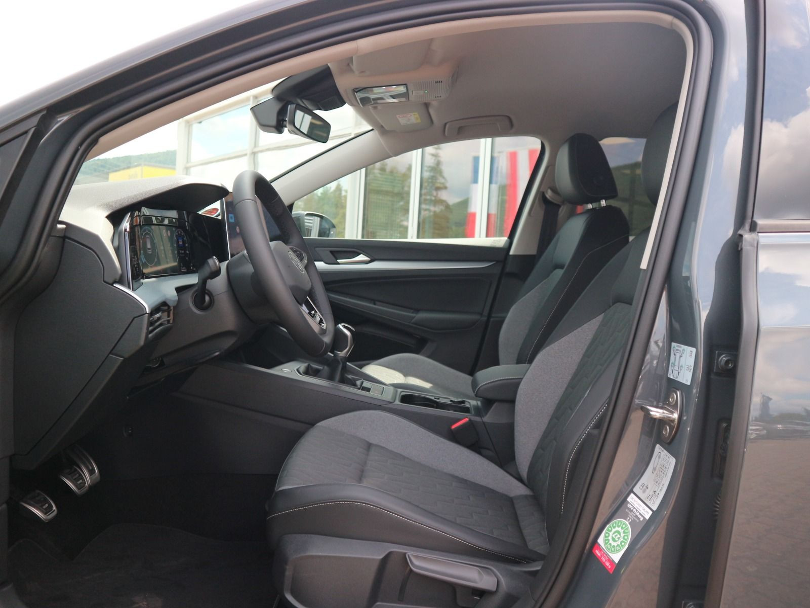 Fahrzeugabbildung Volkswagen Golf Energy 1.5 eTSI 6-Gang NAVI LED PLUS 5J GARANTIE