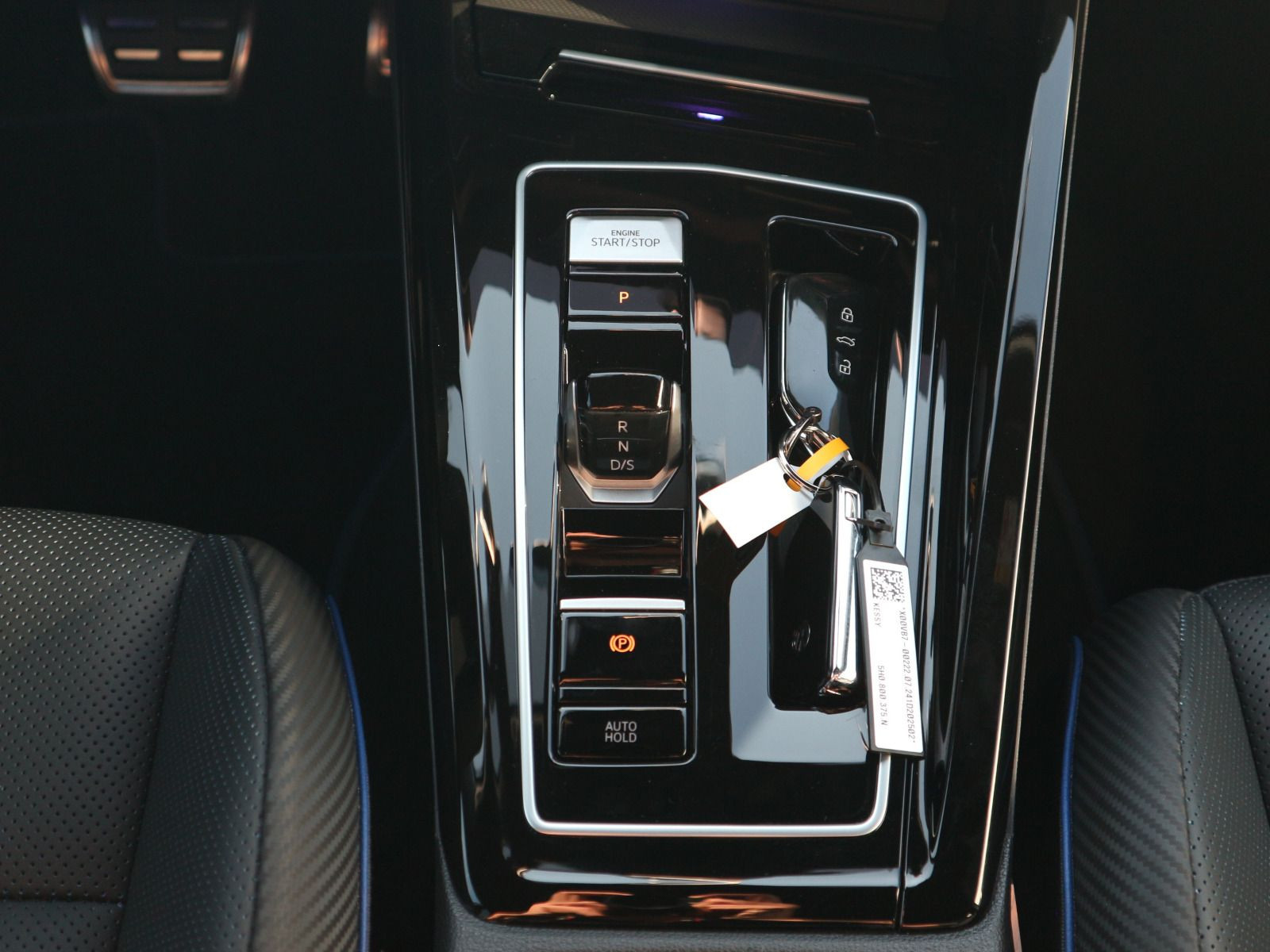 Fahrzeugabbildung Volkswagen Golf R Black Edition 2.0 TSI 4M HK AKRA MATRIX