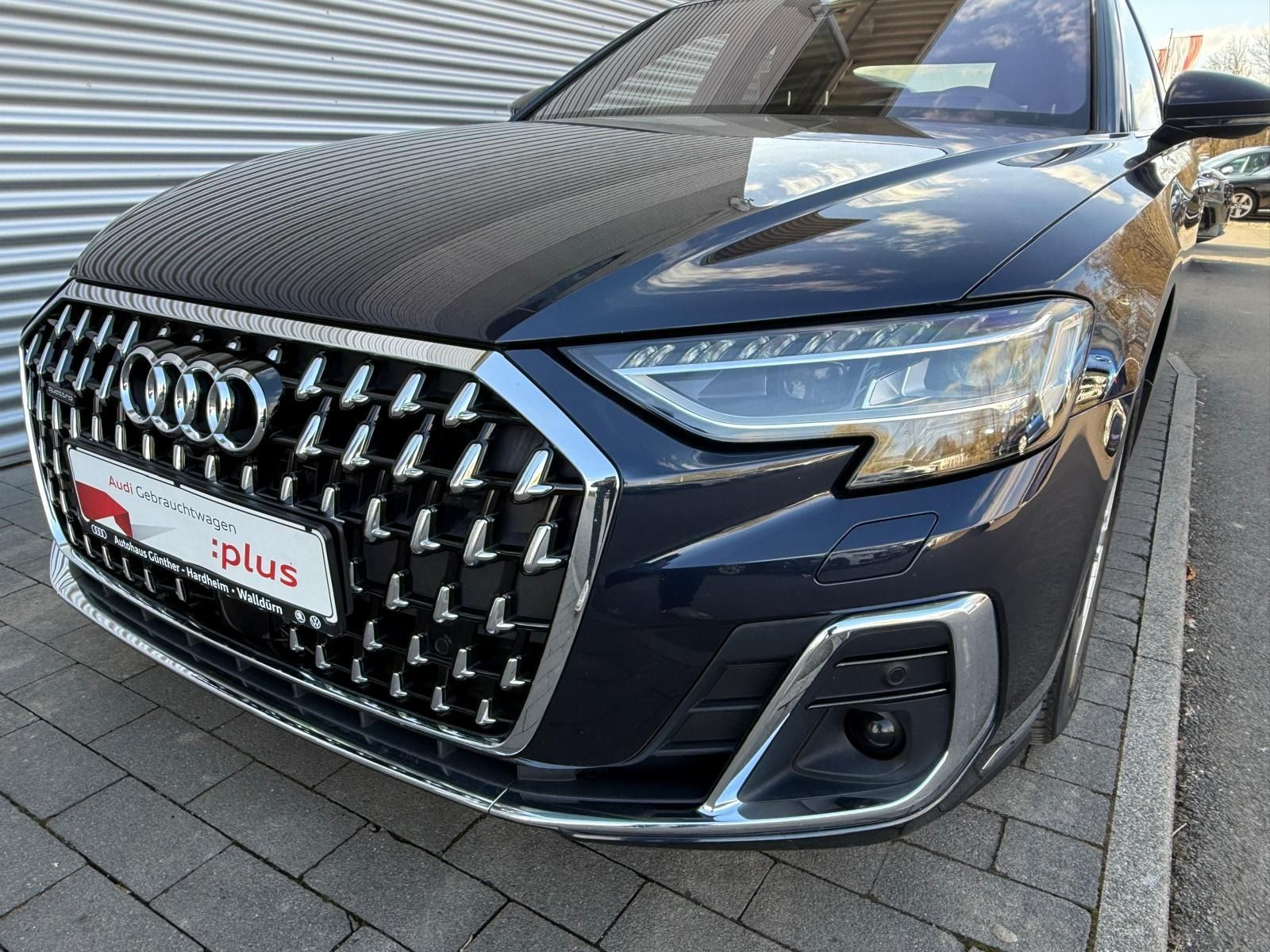 Fahrzeugabbildung Audi A8 55 TFSI QUATTRO+STANDHZG+360°KAMERA+HD MATRIX