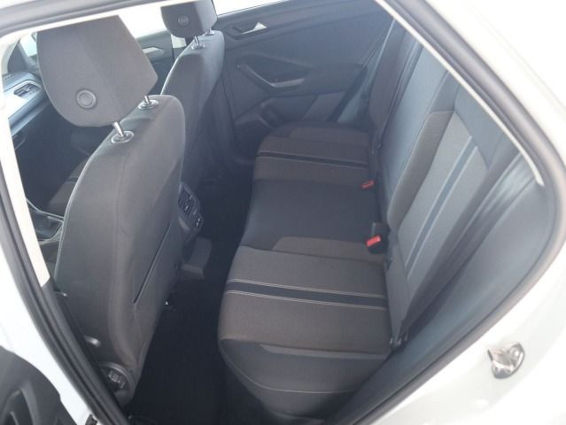 Fahrzeugabbildung Volkswagen T-Roc Style 1.5 TSI 6-Gang LED ACC APP SHZ BLIND SPOT