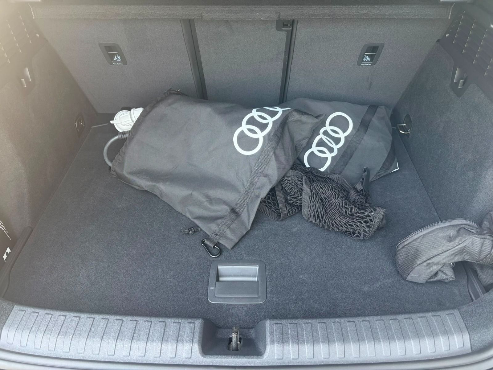 Fahrzeugabbildung Audi A3 Sportback 45 TFSIe S LINE+AHK+KAMERA+MATRIX+