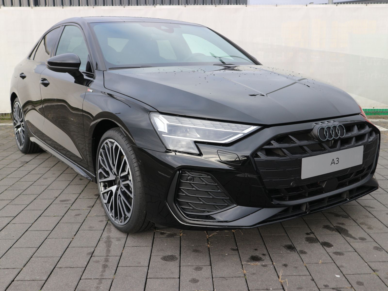 Fahrzeugabbildung Audi A3 Limousine S line 35 TDI S tronic*AHK*NAVI*