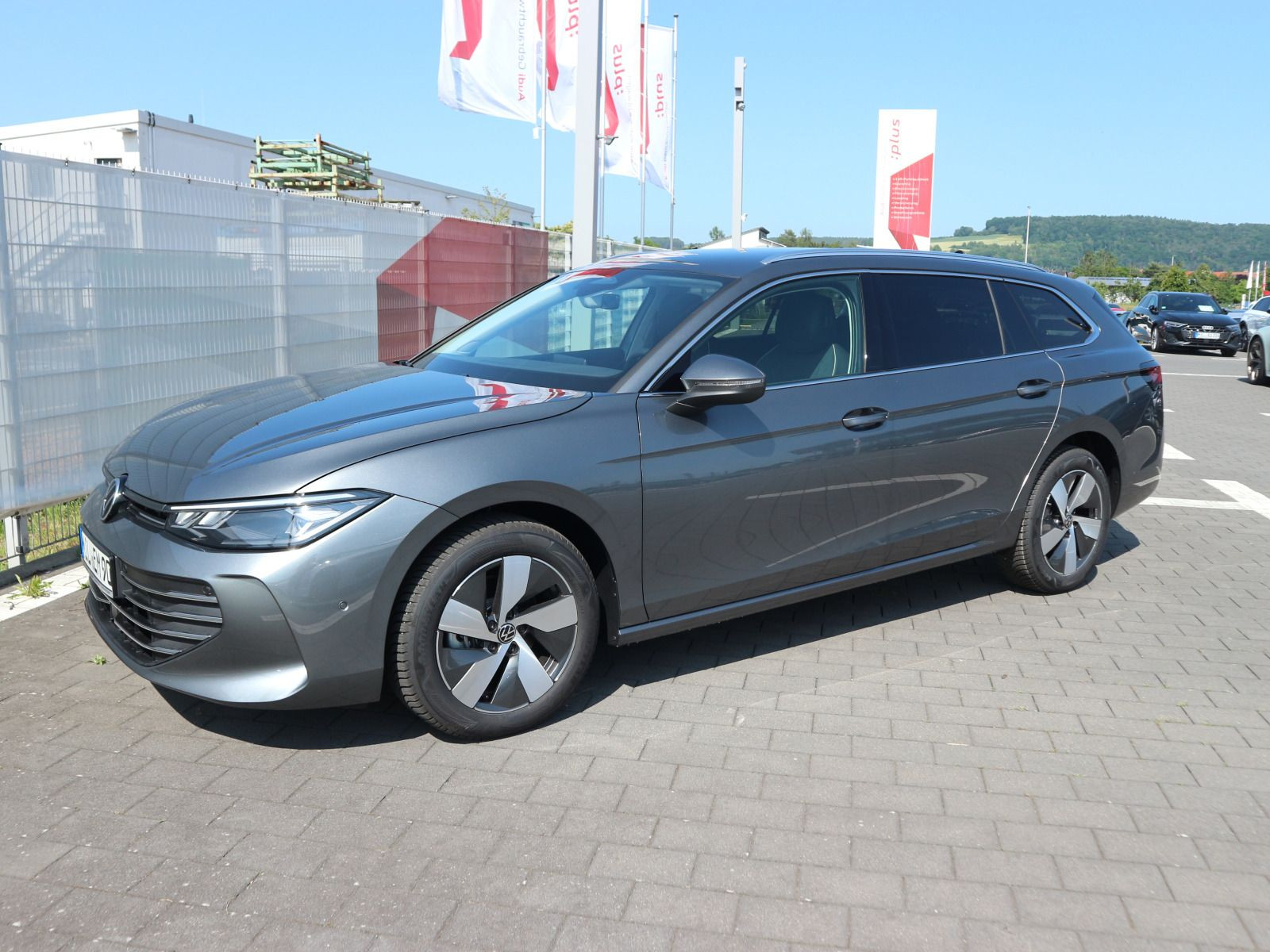 Fahrzeugabbildung Volkswagen Passat Business 2,0 l TDI SCR (150 PS) DSG*AHK*NAVI*GANZJAHRESREIFEN*
