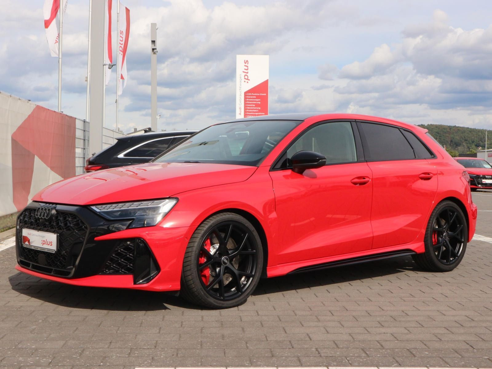 Fahrzeugabbildung Audi RS 3 Sportback RS-SPORTAGA*280KM/H*PANO*HUD*RFK