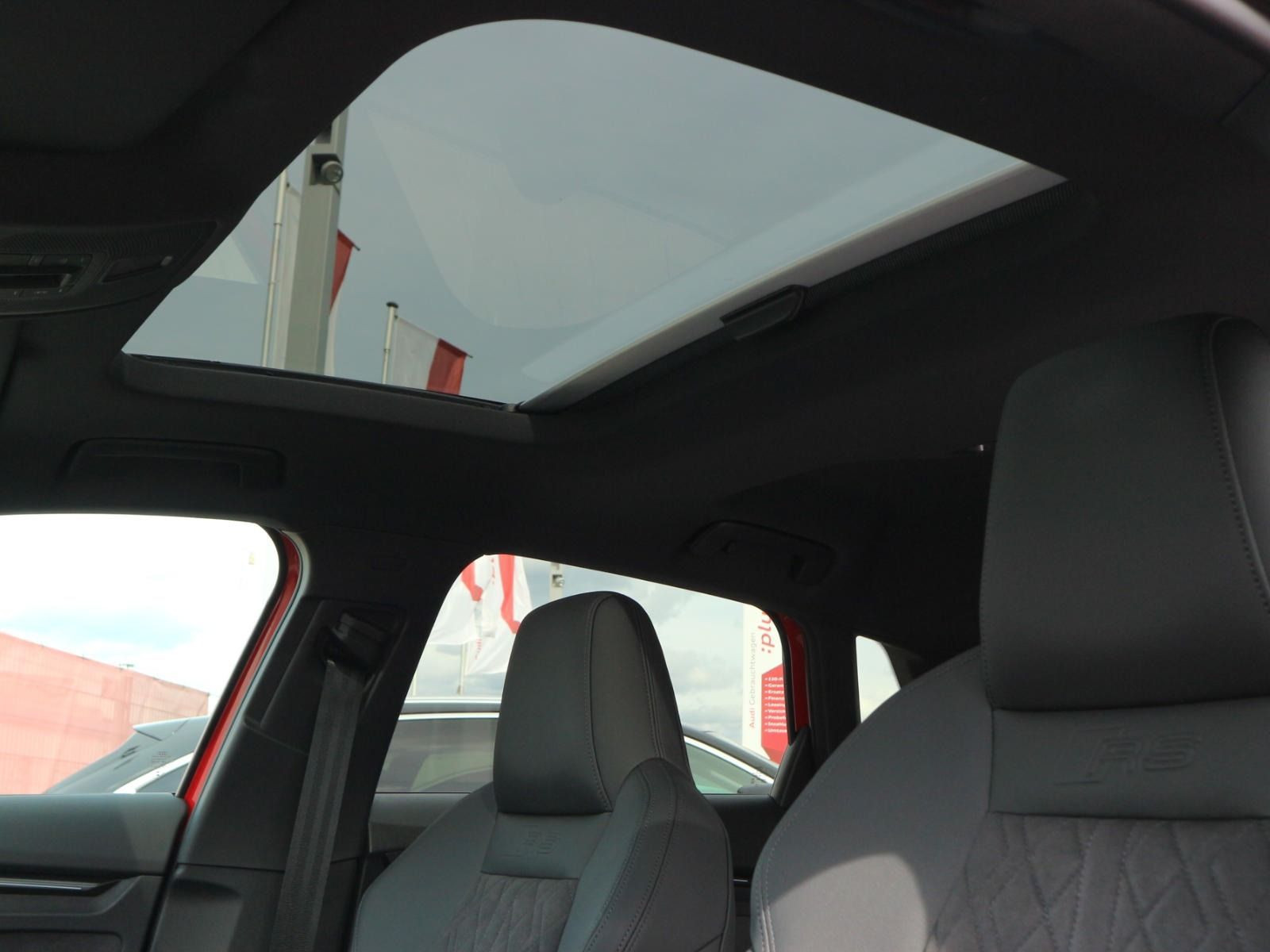 Fahrzeugabbildung Audi RS 3 Sportback RS-SPORTAGA*280KM/H*PANO*HUD*RFK