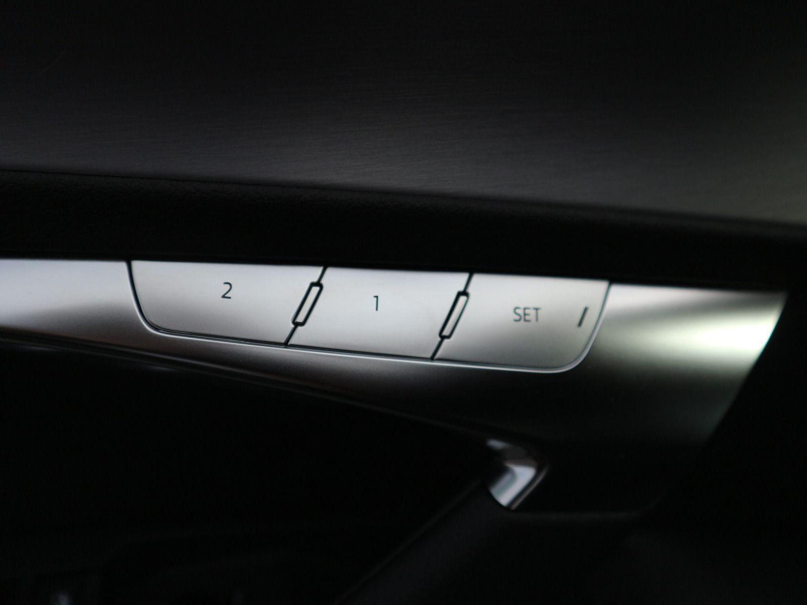 Fahrzeugabbildung Audi S6 Avant 3.0 TDI quattro B&O*ACC*CARPLAY*MATRIX