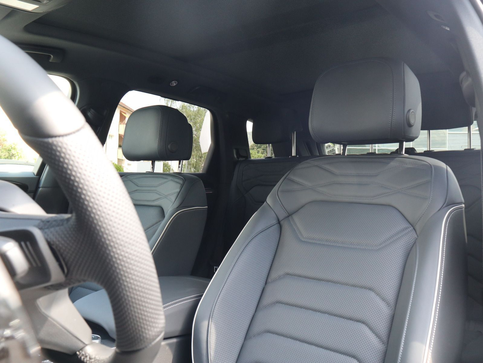 Fahrzeugabbildung Volkswagen Touareg R-Line FINAL EDITION V6 TDI SCR 4MOTION (286 PS) 8-Gang-Automatik*AHK*WINTERRÄDER*PANORAMA*