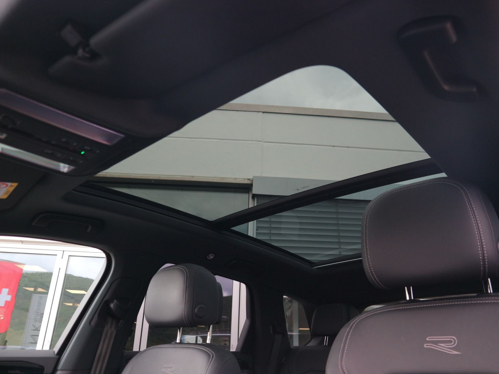 Fahrzeugabbildung Volkswagen Touareg R-Line 3.0 TDI 4M ACC 360° HUD LUFT