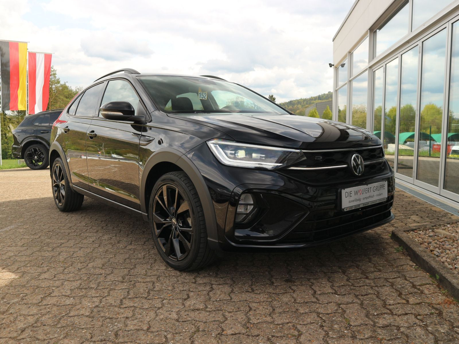 Fahrzeugabbildung Volkswagen Taigo R-Line 1.0 TSI DSG AHK MATRIX ACC NAVI CARPLAY