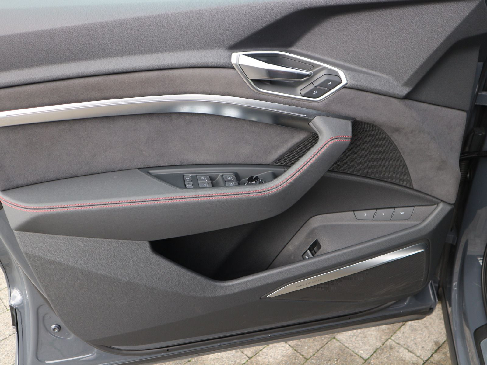 Fahrzeugabbildung Audi Q8 e-tron Sportback 55 quattro S line MATRIX*HUD*PANO*CARPLAY