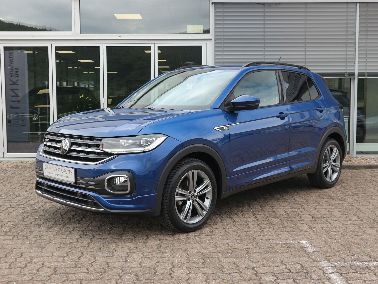 Fahrzeugabbildung Volkswagen T-Cross R-Line 1.5 TSI DSG NAVI ACC RFK KEYLESS