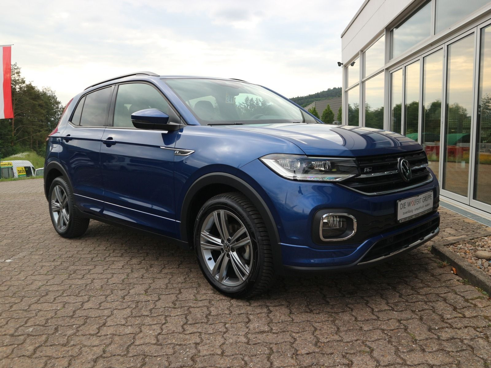 Fahrzeugabbildung Volkswagen T-Cross R-Line 1.5 TSI DSG NAVI ACC RFK KEYLESS