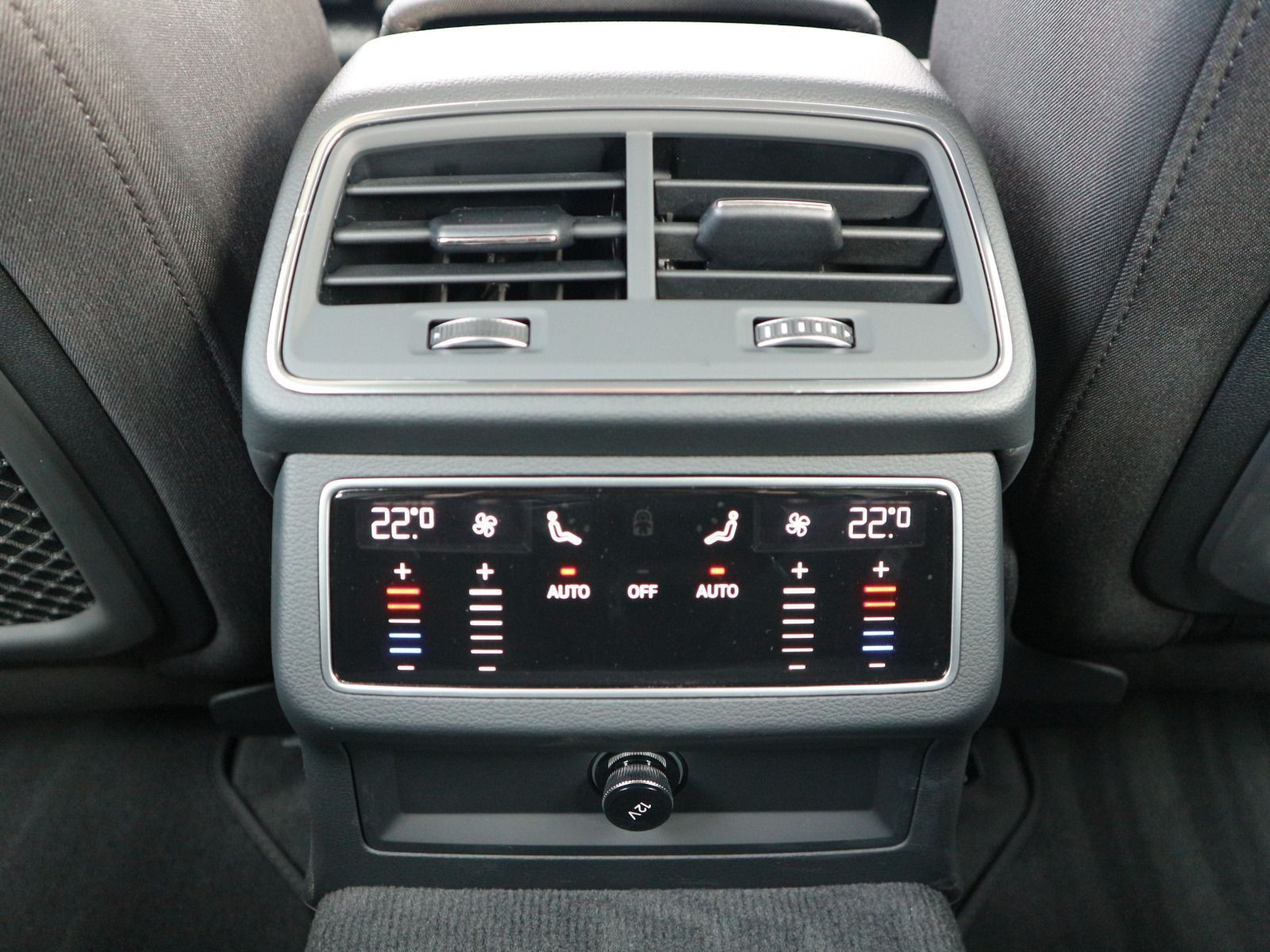 Fahrzeugabbildung Audi A6 Avant 50 TDI quattro sport MATRIX*AHK*CARPLAY