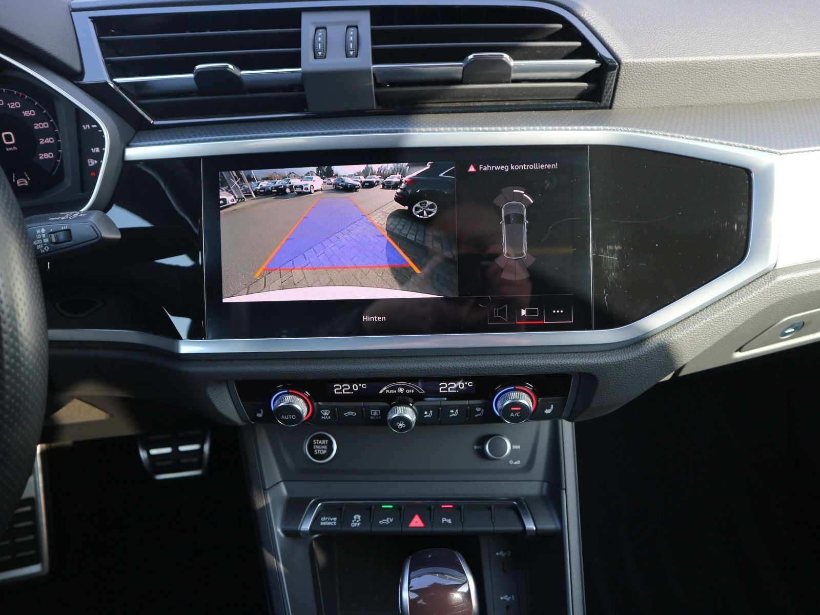 Fahrzeugabbildung Audi Q3 45 TFSI e S line S tronic 0,5%*ACC*RFK*AHK