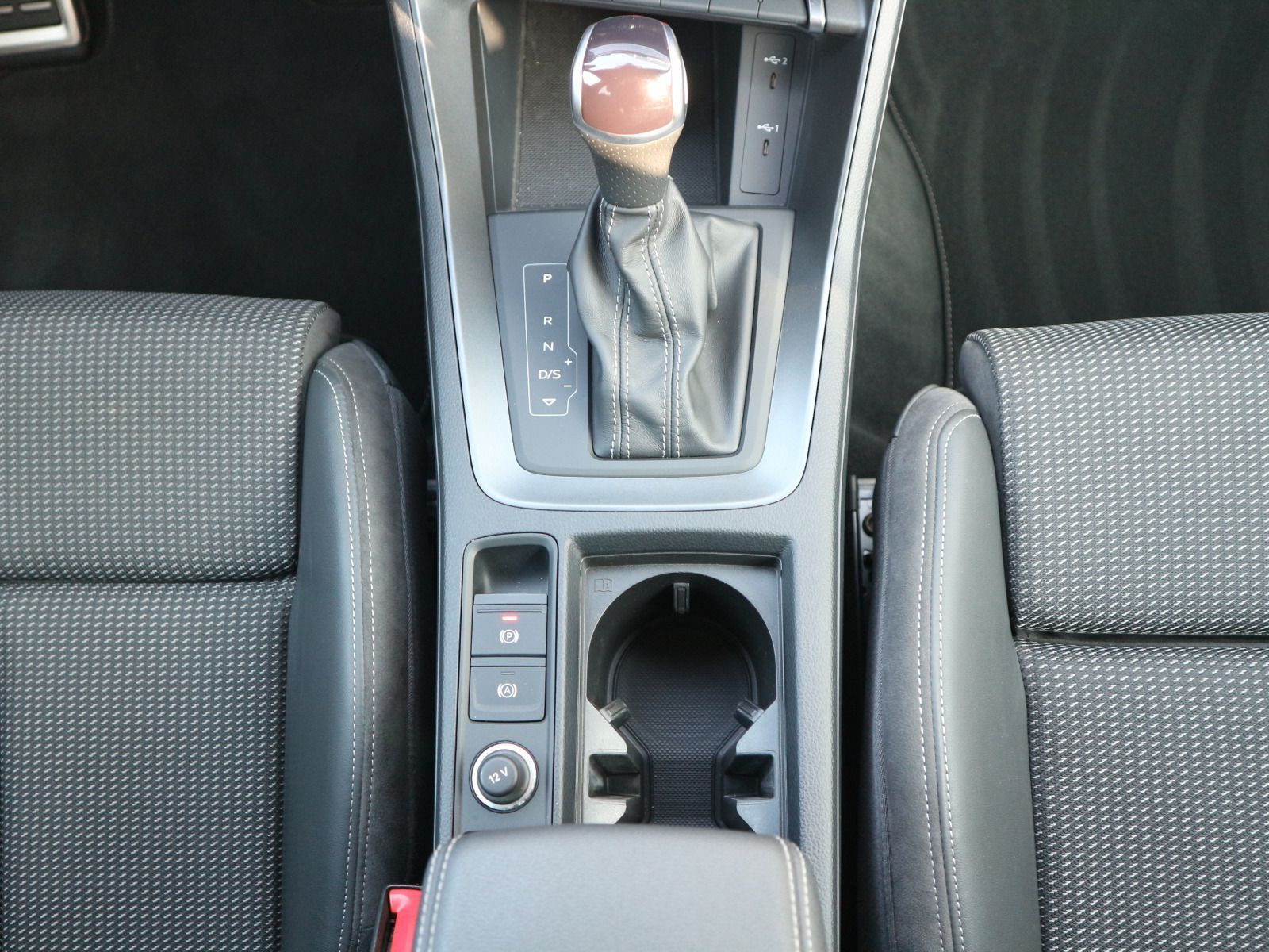 Fahrzeugabbildung Audi Q3 45 TFSI e S line S tronic 0,5%*ACC*RFK*AHK