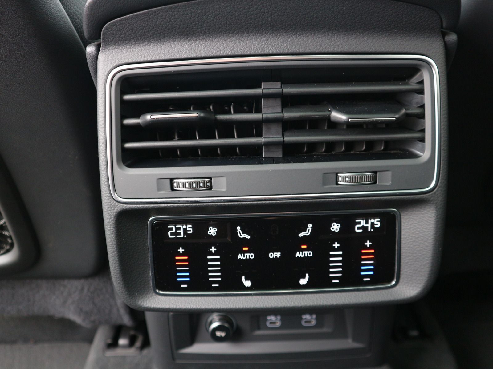 Fahrzeugabbildung Audi Q8 50 TDI quattro 360°*AHK*PANO*ACC*LUFT