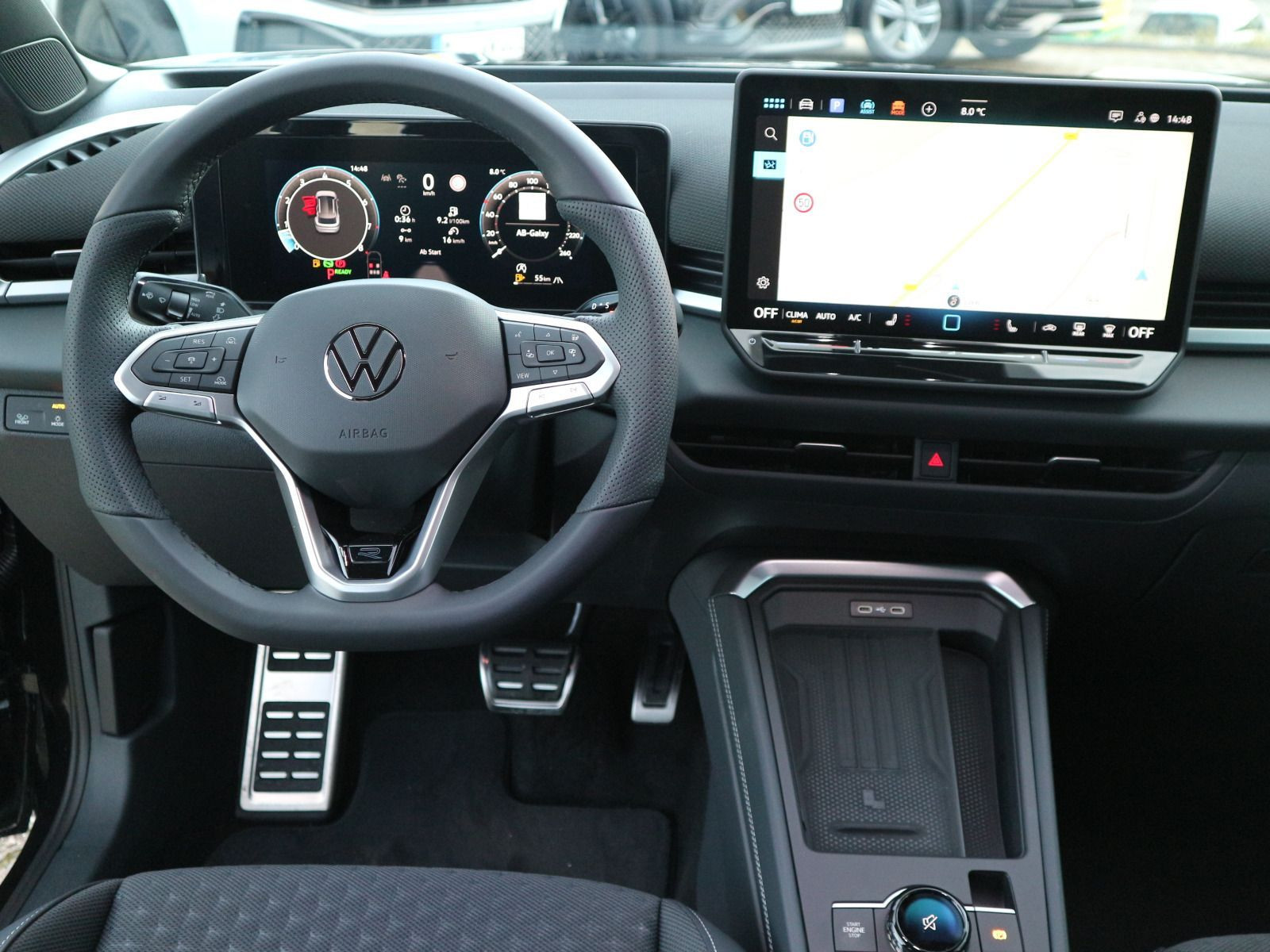 Fahrzeugabbildung Volkswagen T-Roc R-Line 1.5 eTSI OPF (150 PS) DSG *AHK*WINTERRÄDER*NAVI*NEUES MODELL*