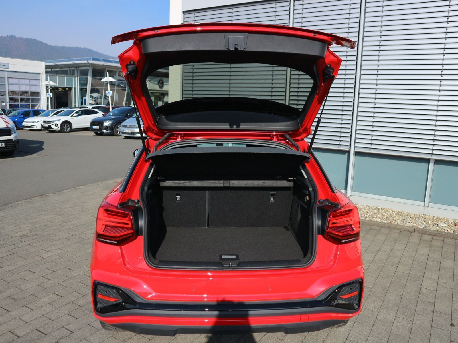 Fahrzeugabbildung Audi Q2 30 TDI S line MATRIX*NAVI*AHK*RFK
