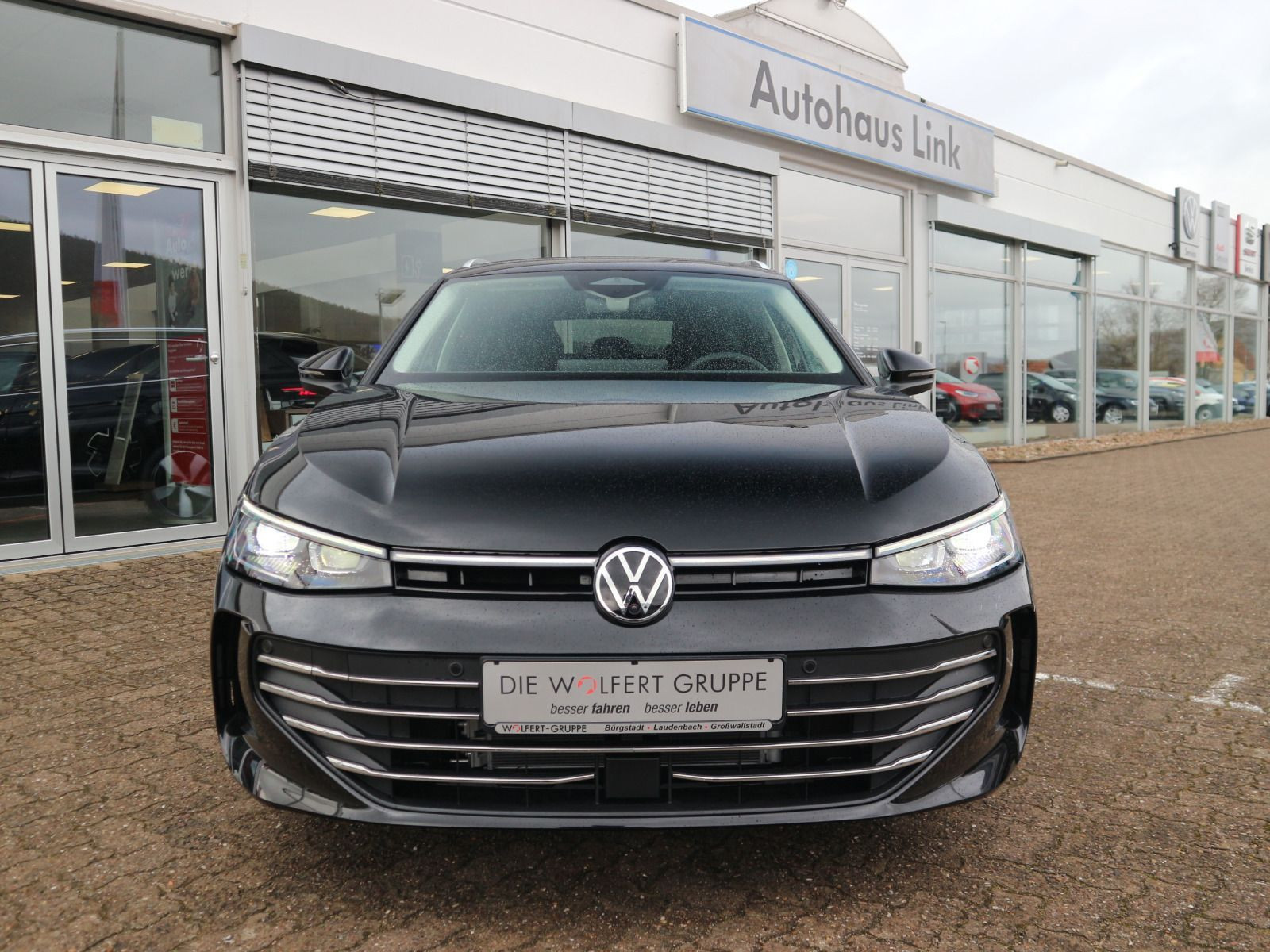 Fahrzeugabbildung Volkswagen Passat Business 1.5 eTSI DSG LED MATRIX NAVI