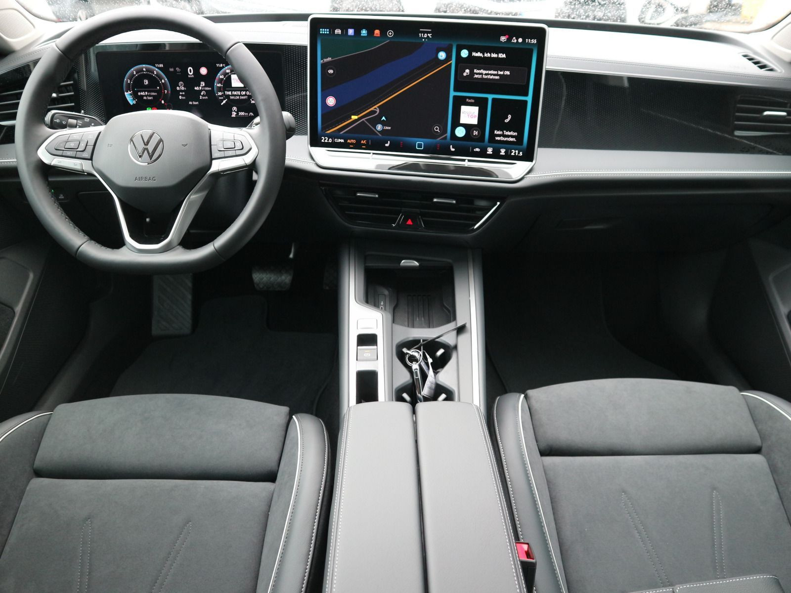Fahrzeugabbildung Volkswagen Passat Business 1.5 eTSI DSG LED MATRIX NAVI