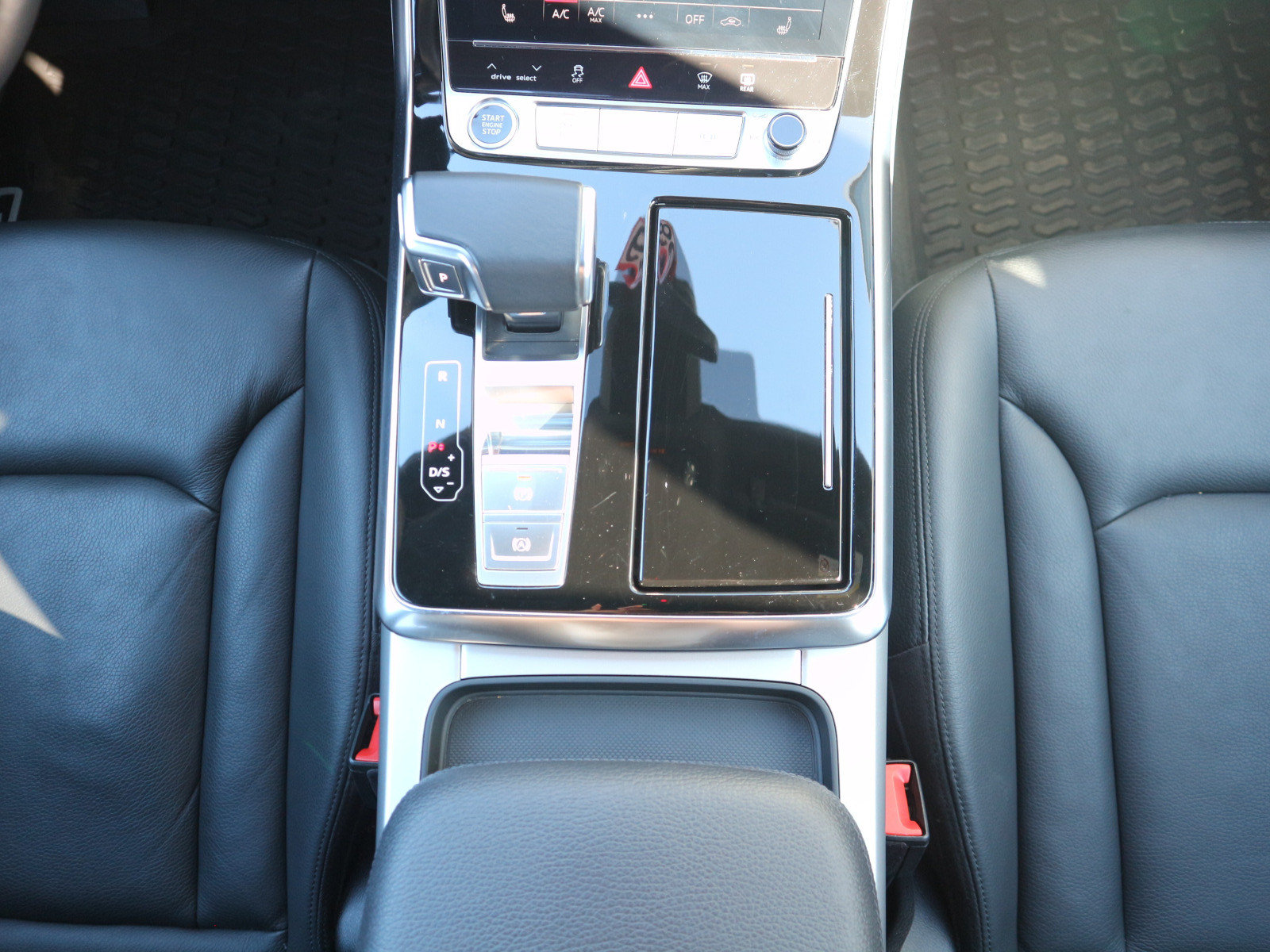 Fahrzeugabbildung Audi Q7 55 TFSI e quattro S line AHK*RFK*LUFT*ACC