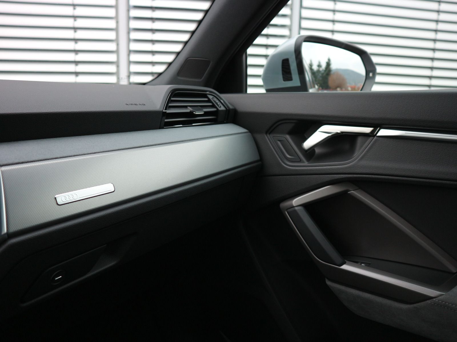 Fahrzeugabbildung Audi Q3 Sportback 35 TDI ACC*NAVI*LED*LEDER