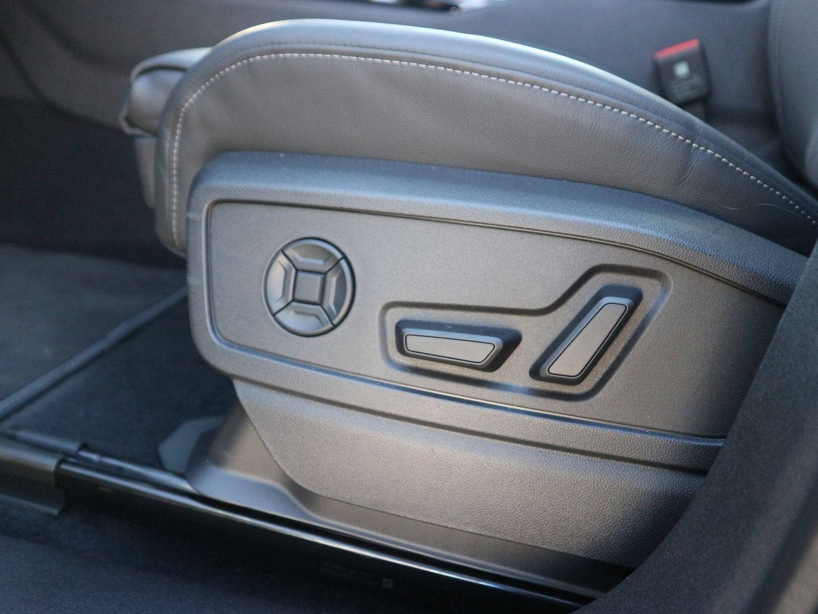 Fahrzeugabbildung Audi Q5 Sportback e-hybrid quattro S line*0,5%*PANO*