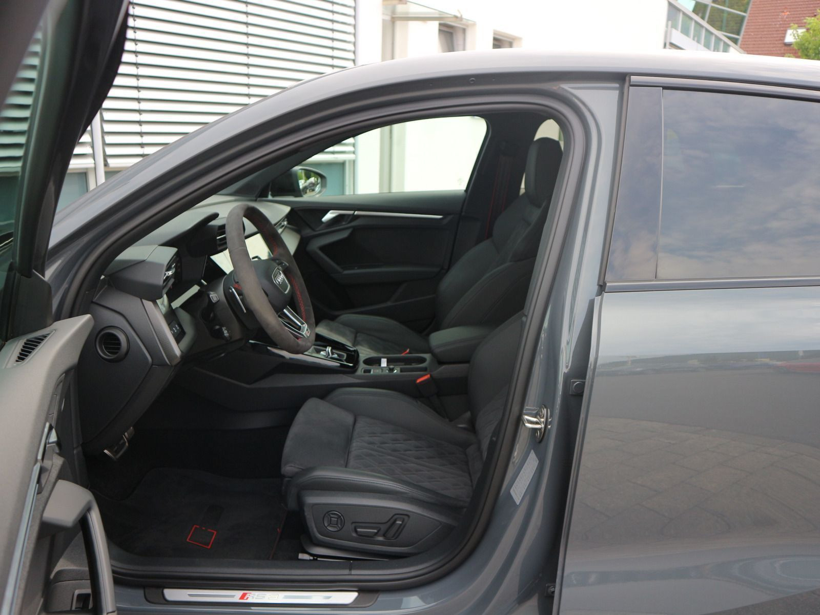 Fahrzeugabbildung Audi RS3 Sportback 2.5 TFSI quattro B&O*PANO*MATRIX*ACC