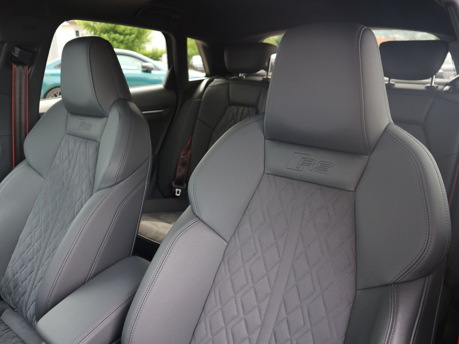 Fahrzeugabbildung Audi RS3 Sportback 2.5 TFSI quattro B&O*PANO*MATRIX*ACC