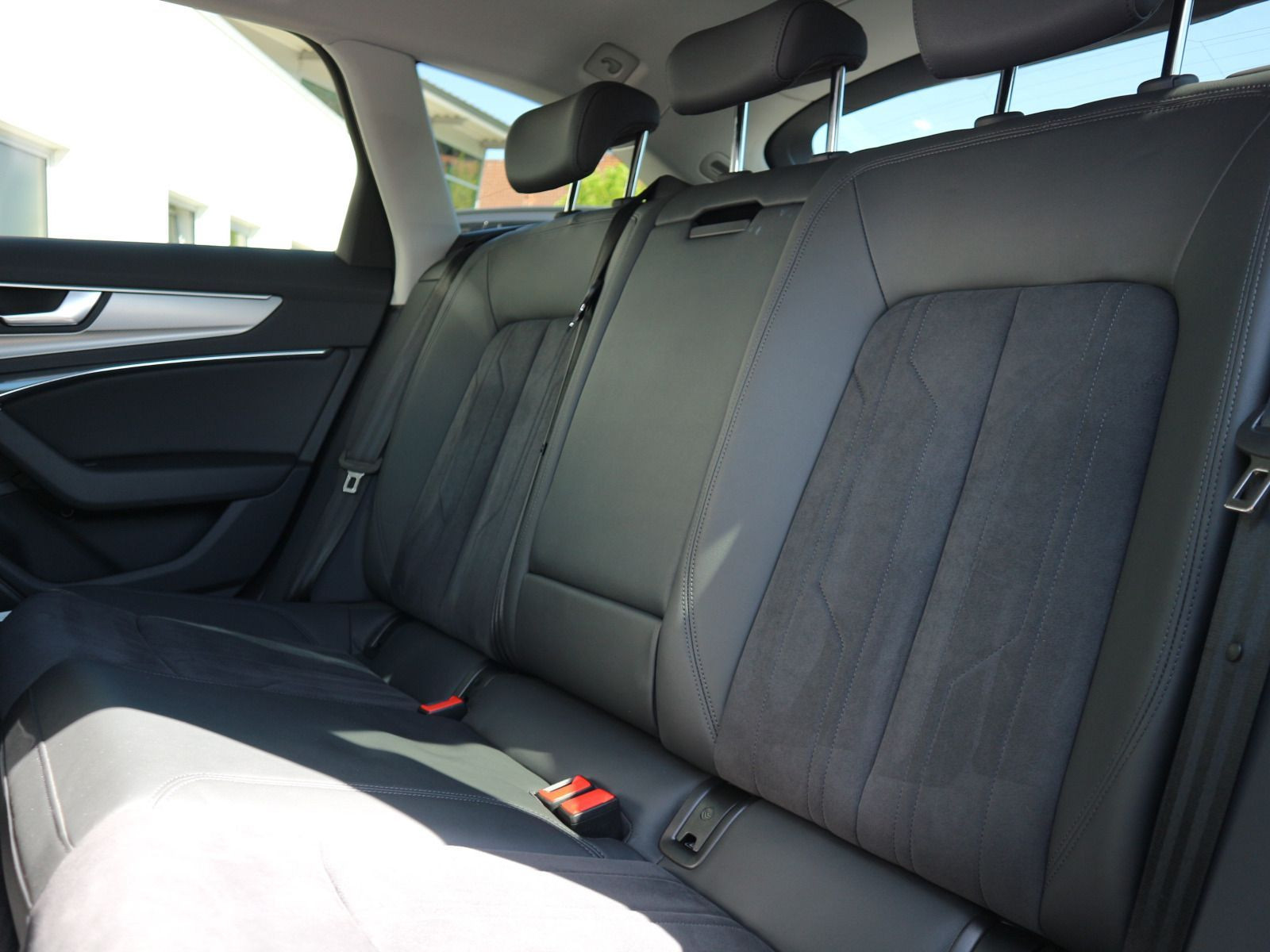 Fahrzeugabbildung Audi A6 Avant sport 45 TFSI quattro S tronic AHK*PANO