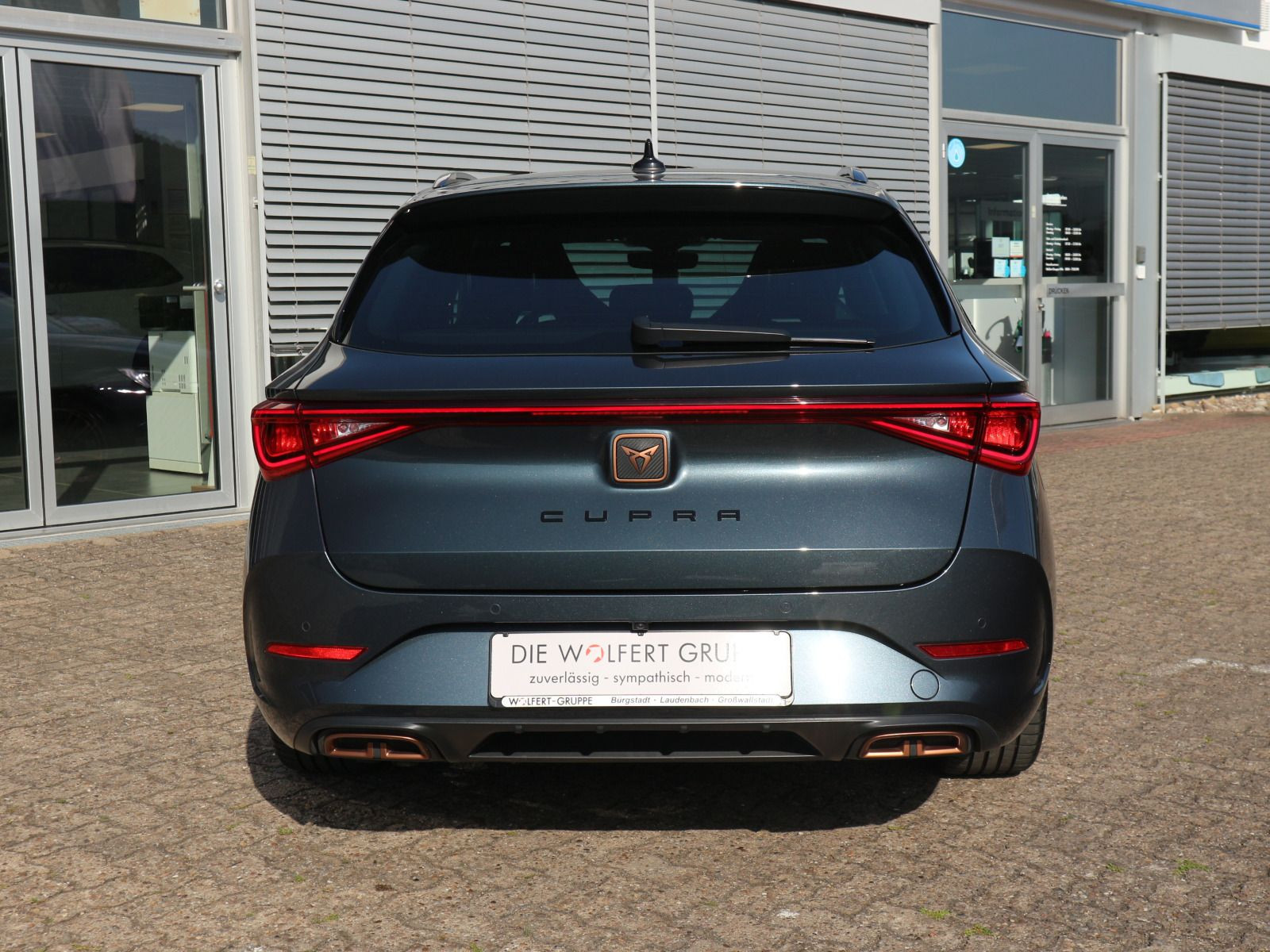Fahrzeugabbildung CUPRA Leon Sportstourer 1.4 e-HYBRID DSG RFK NAVI DCC