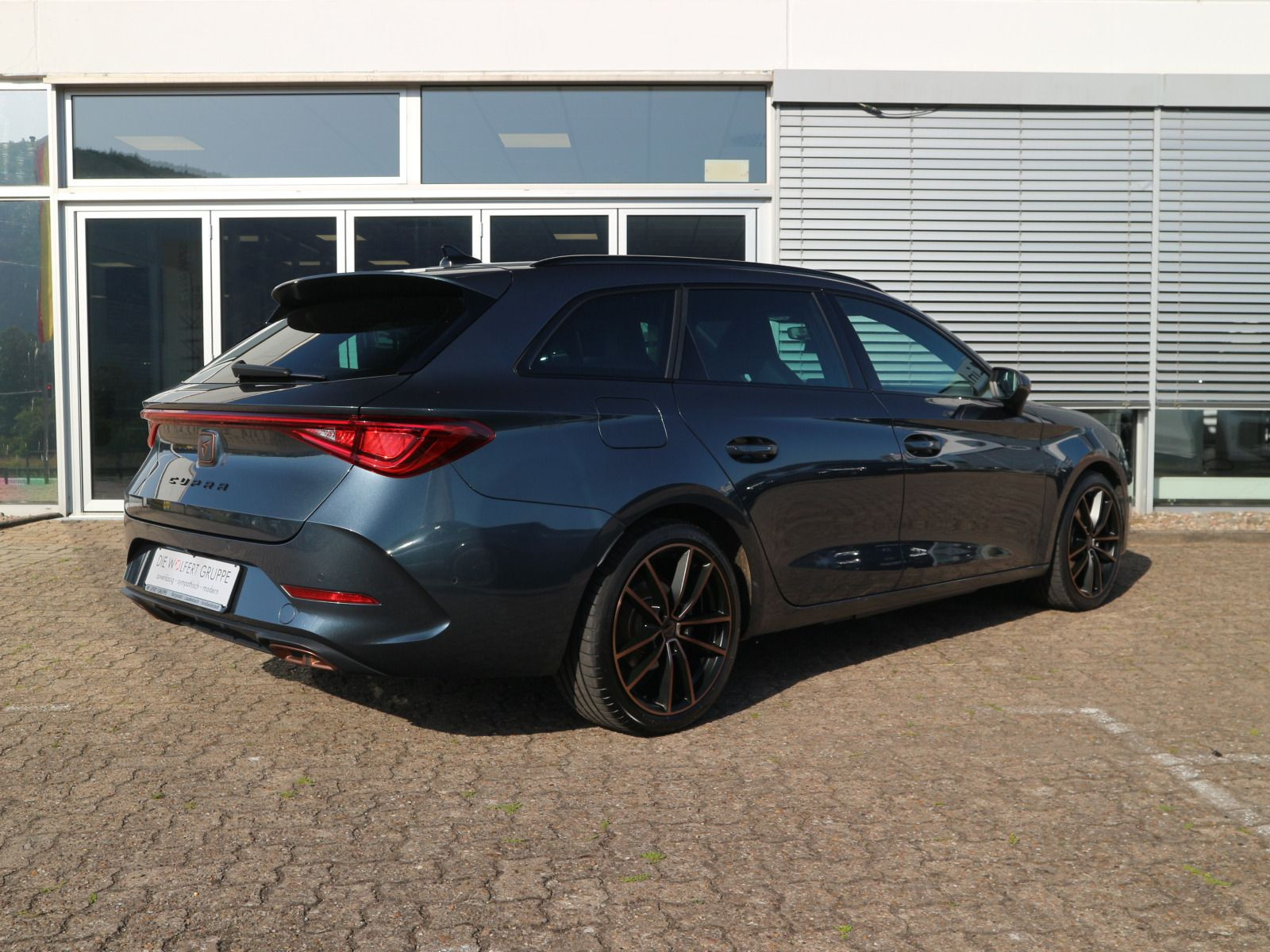 Fahrzeugabbildung CUPRA Leon Sportstourer 1.4 e-HYBRID DSG RFK NAVI DCC