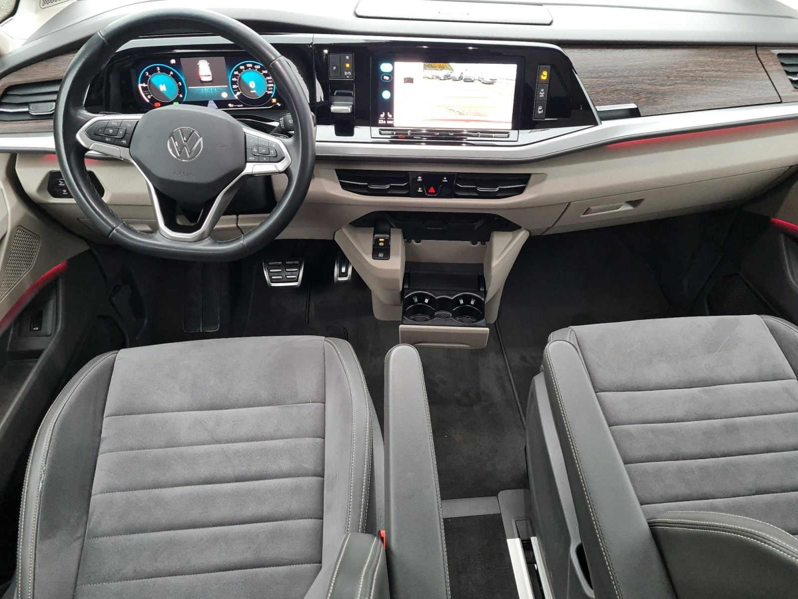 Fahrzeugabbildung Volkswagen T7 Multivan 2,0 TDI Style lang +STANDH+PANO+NAVI