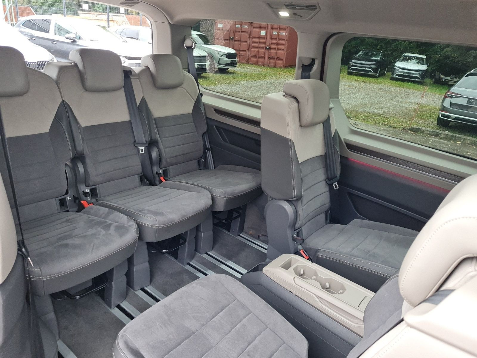 Fahrzeugabbildung Volkswagen T7 Multivan 2,0 TDI Style lang +STANDH+PANO+NAVI