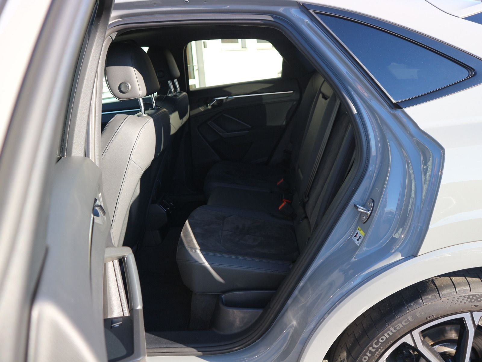 Fahrzeugabbildung Audi RS Q3 Sportback 2.5 TFSI quattro ACC*PANO*RFK
