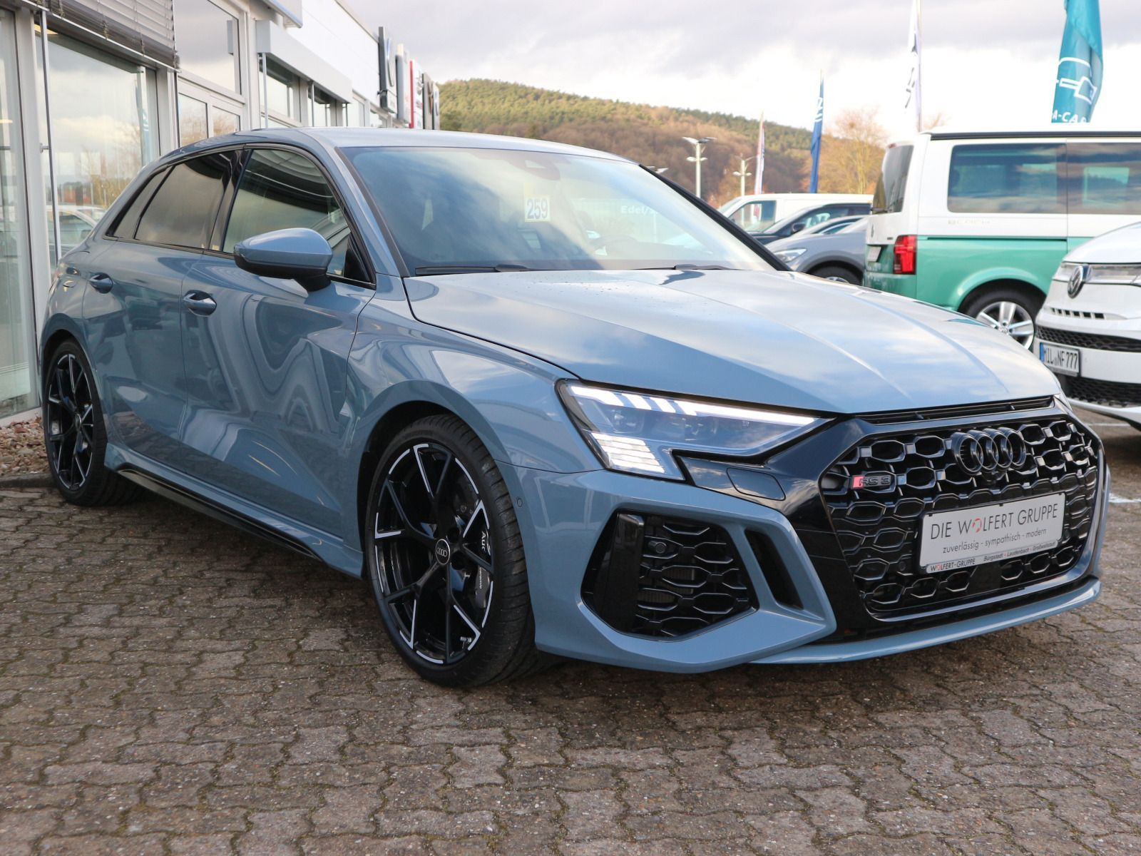 Fahrzeugabbildung Audi RS 3 2.5 TFSI quattro Sportback KERAMIK MATRIX B&O