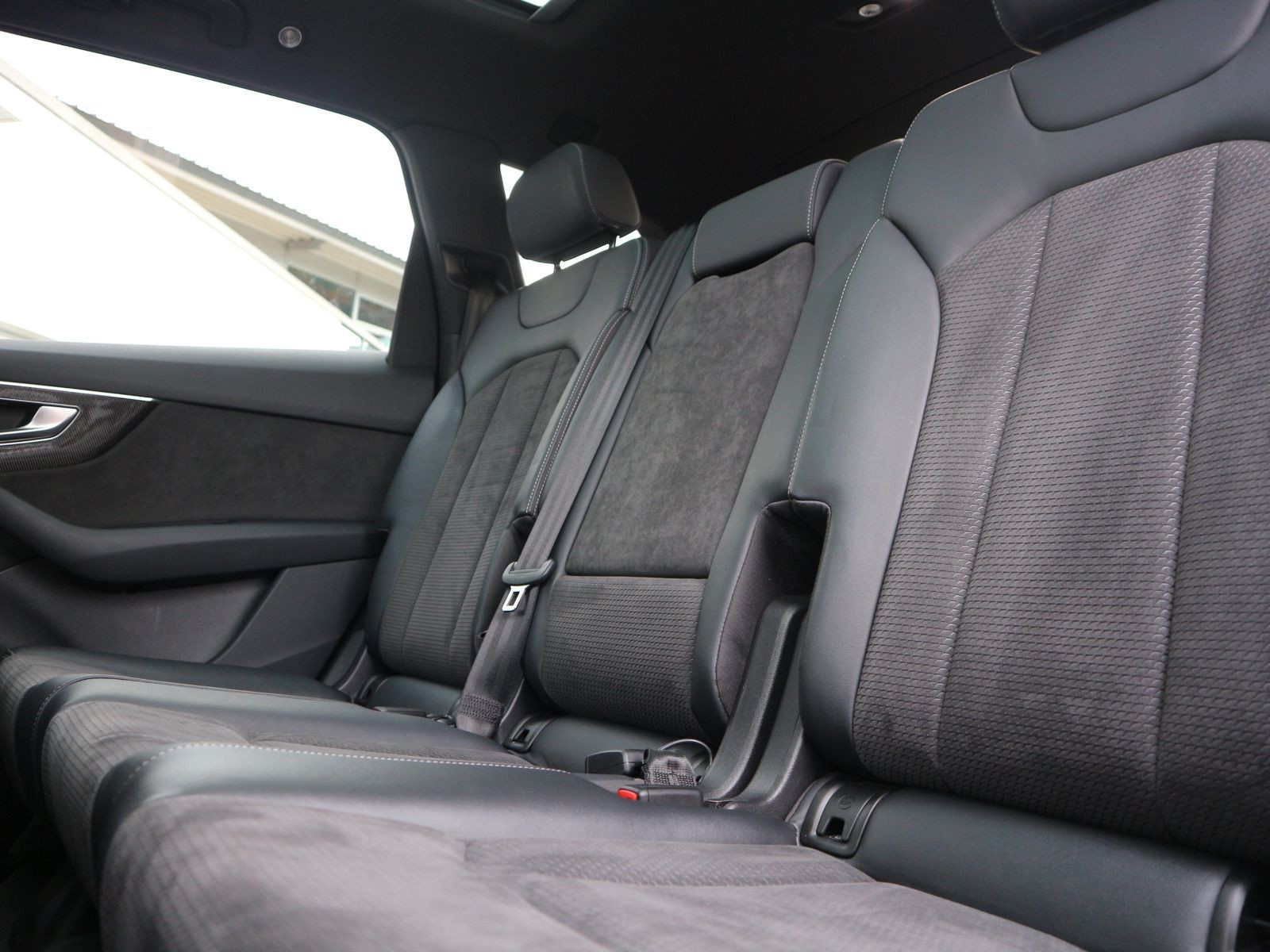 Fahrzeugabbildung Audi Q7 50 3.0 TDI quattro competition plus PANO*NAVI*SHZ