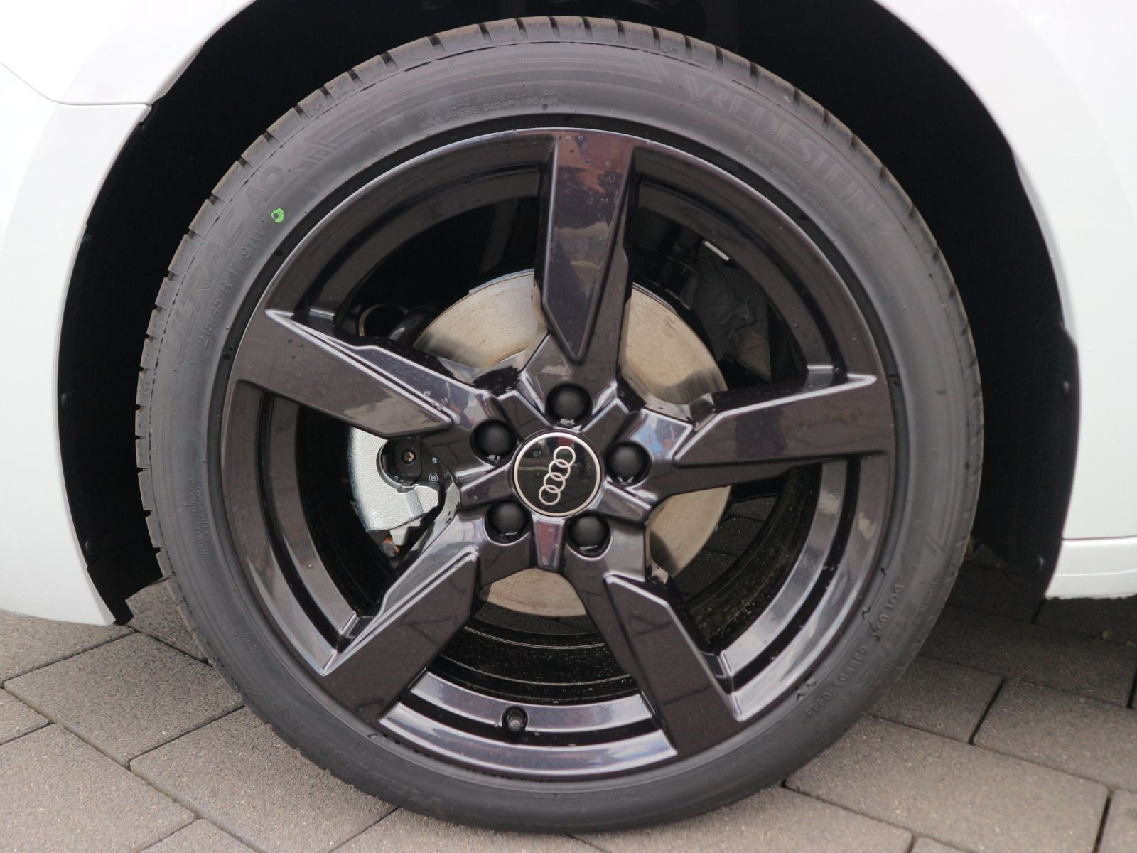 Fahrzeugabbildung Audi A1 Sportback S line 30 TFSI S tronic*CARPLAY*LED*